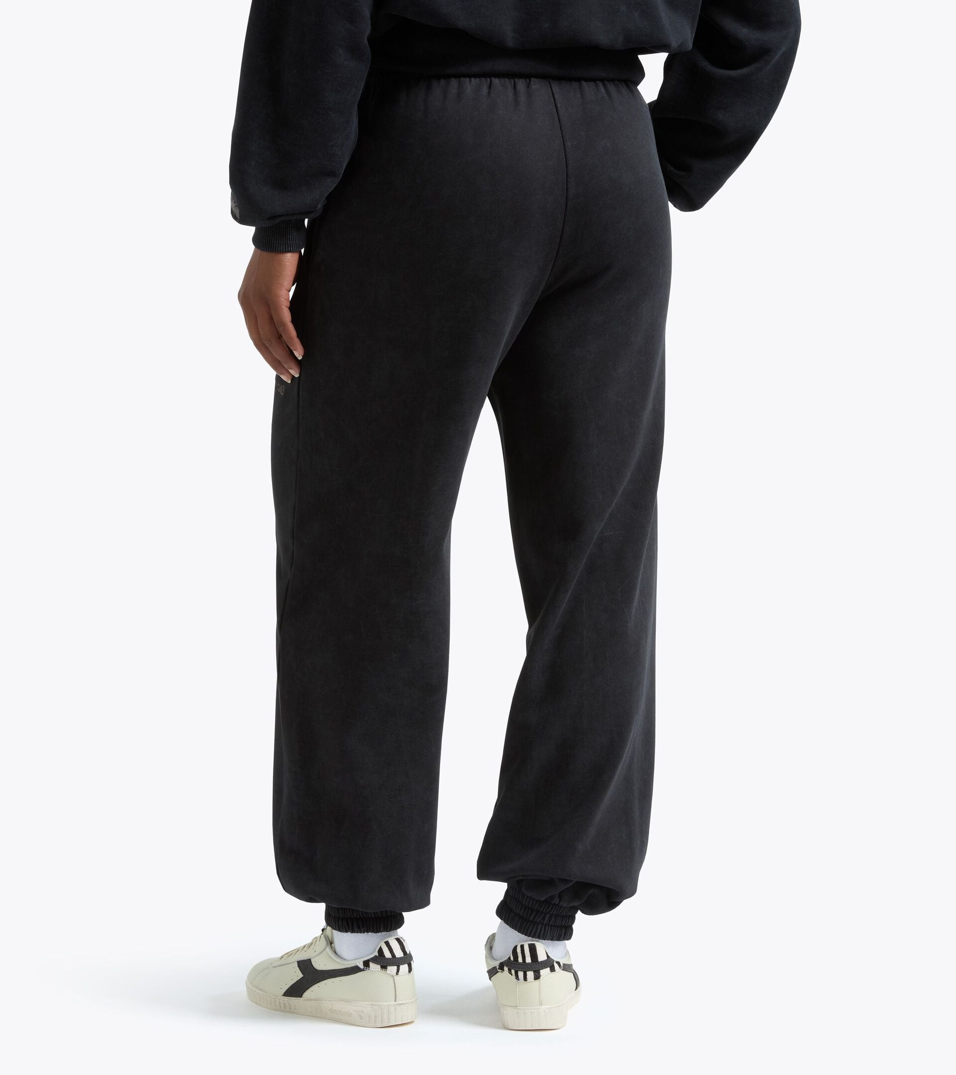 Trousers - Regular fit - Women's L. JOGGER PANTS AVENUE LAB BLACK COAL - Diadora