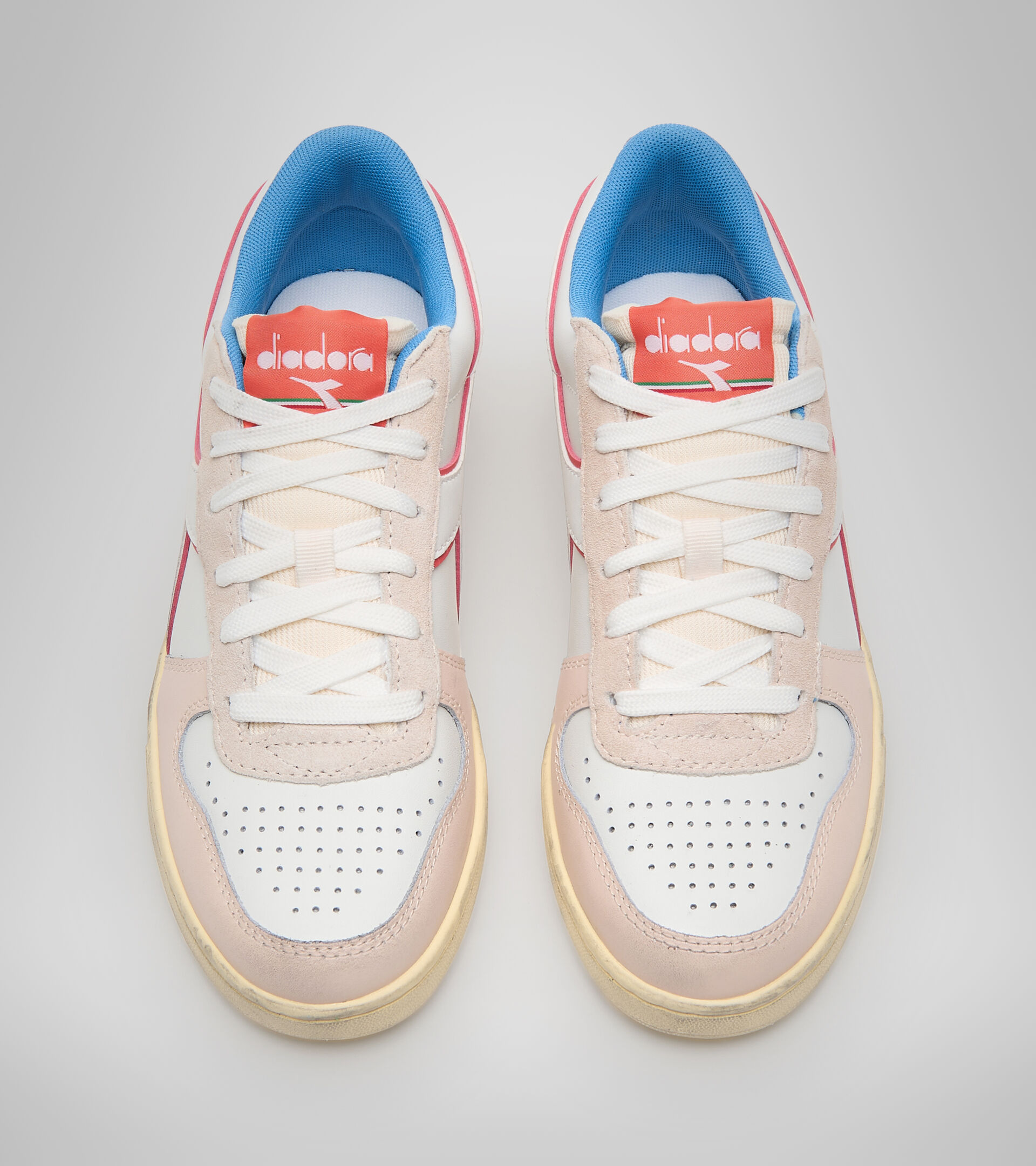 Sports shoes - Women MAGIC BASKET LOW ICONA WN BLC DE BLC/BONNIE BLUE/HOT COR - Diadora