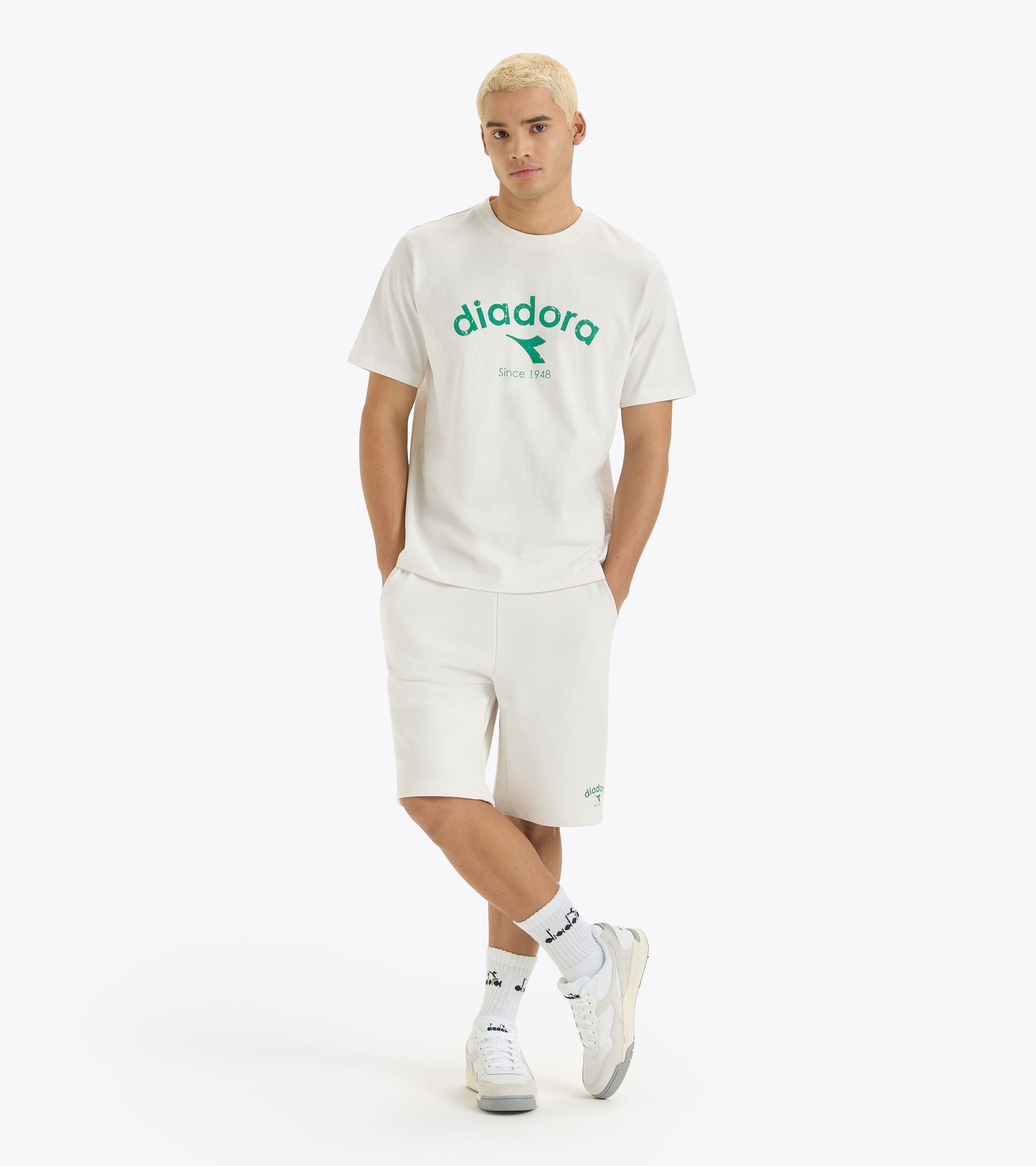 Camiseta - Gender neutral T-SHIRT SS ATHL. LOGO BLANCA LECHE - Diadora