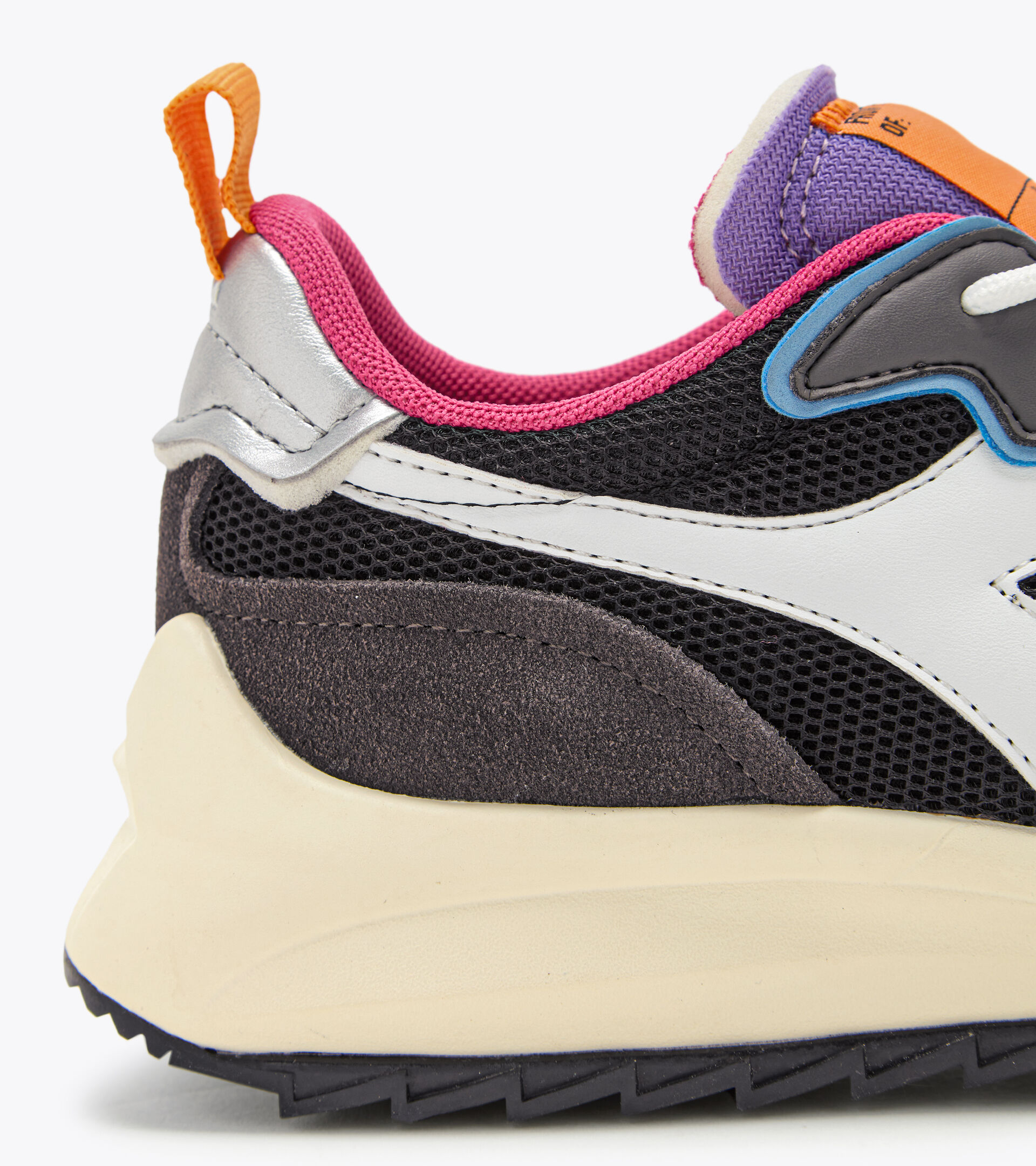 Sports shoes - Women
JOLLY SUEDE MESH BLACK/DARK GULL GREY - Diadora