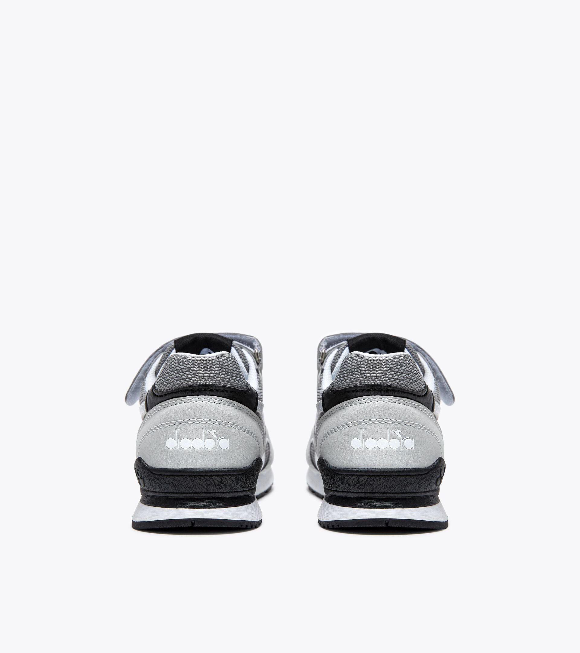Zapatilla deportiva - Niños y niñas - 4-8 años
N.92 PS ULTIMATE GRIS/NEGRO - Diadora