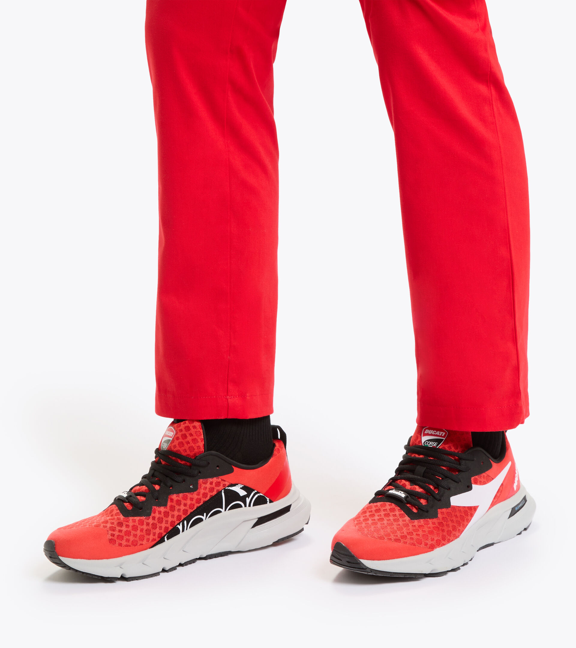 diadora X Ducati Corse running shoe - Men’s DUCATI VELOCE DUCATI MGP RED/BLACK - Diadora