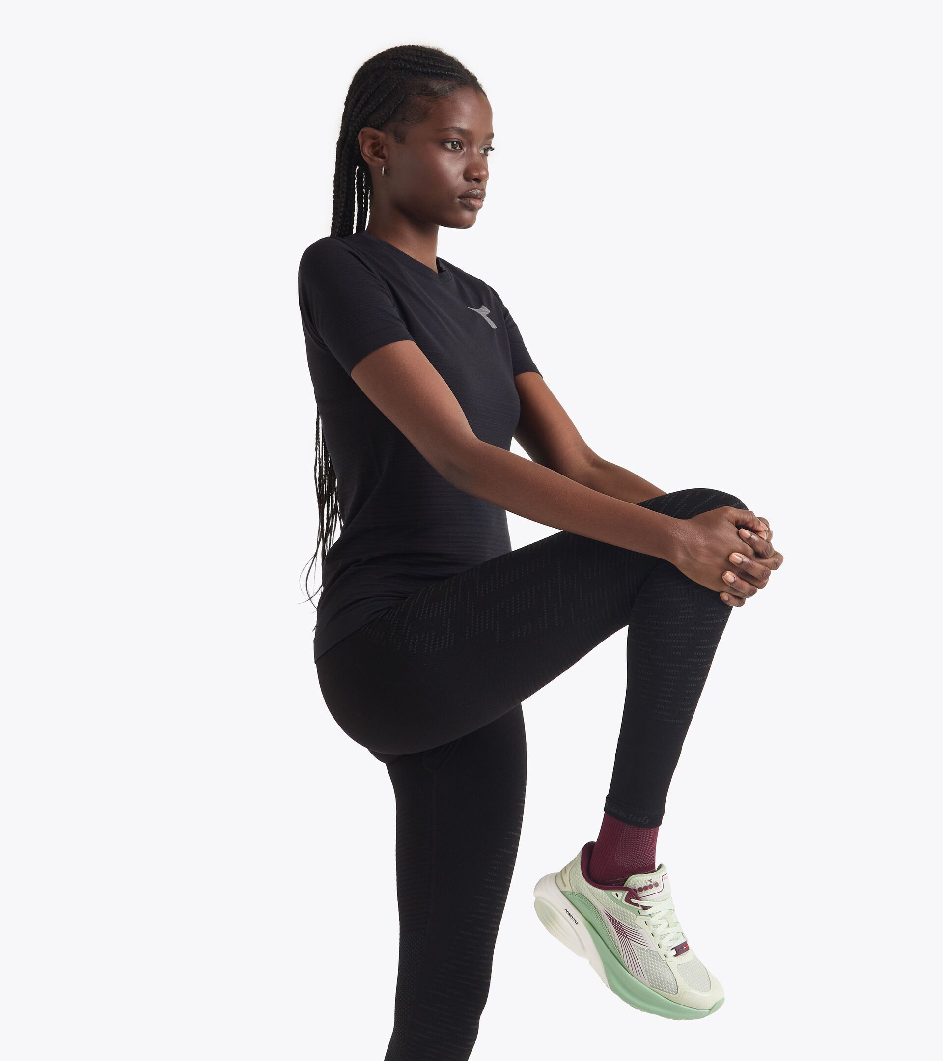 Technical t-shirt for temperature control - Running - Women’s L. SS T-SHIRT STRATOUNO BLACK - Diadora