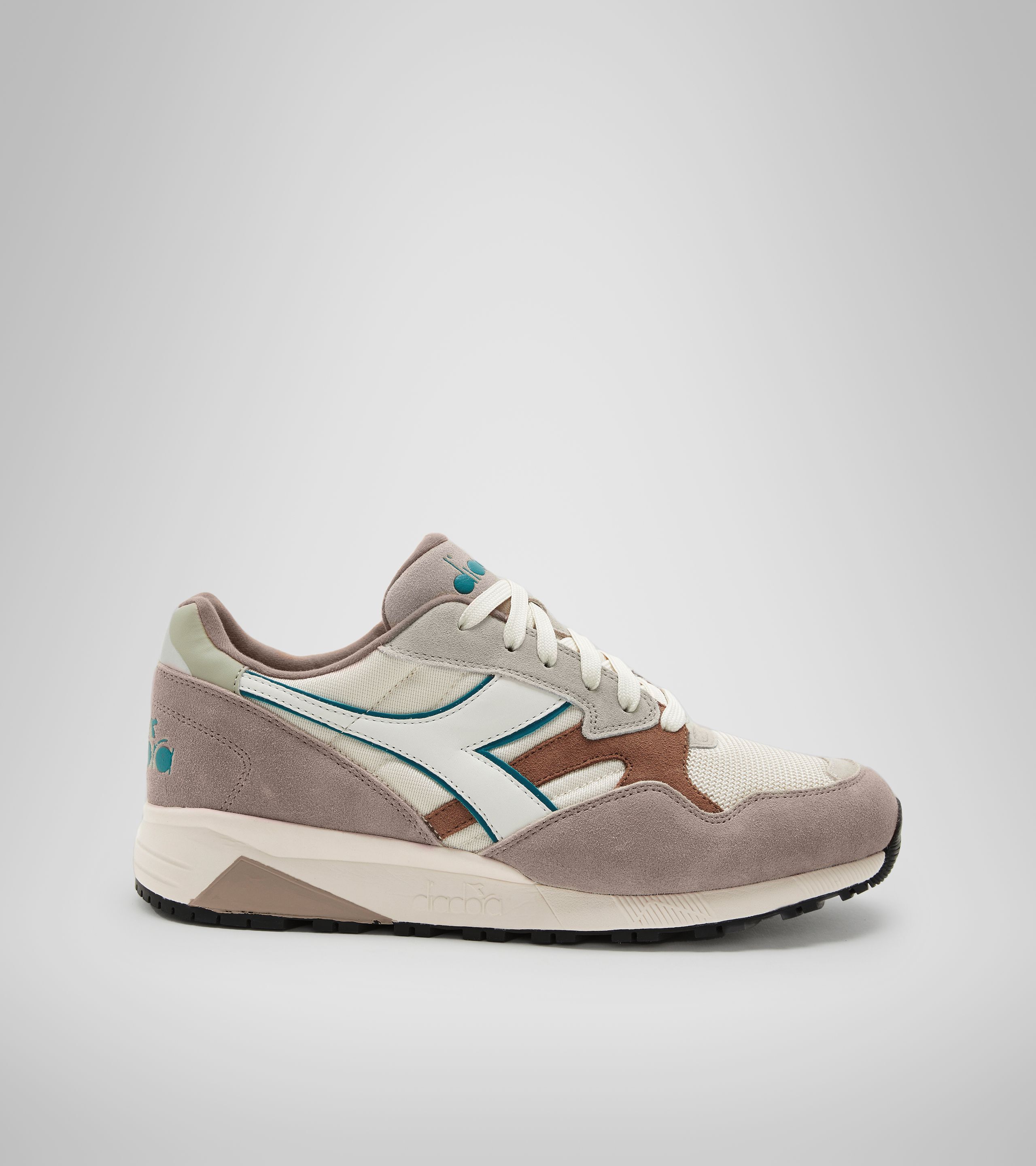 Diadora on sale n902 mm