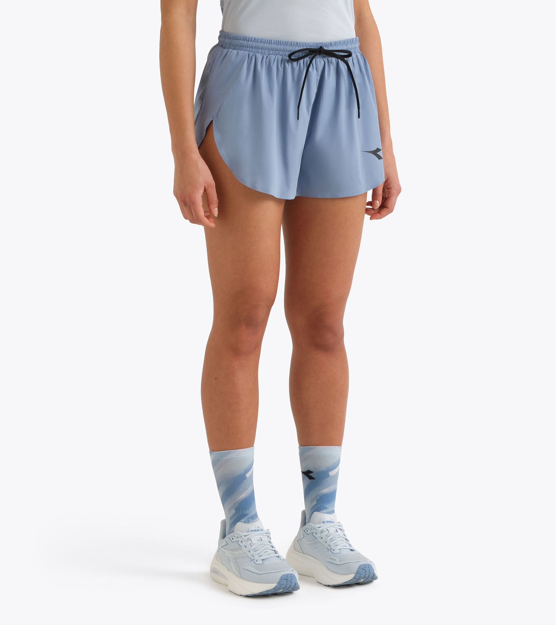 Pantalones cortos 2,5&rsquo;&rsquo; con abertura FIBRAZERO  - Running - Mujer
 L. SPLIT SHORT 2.5 SUPER LIGHT FIBRAZERO CIELO INFINITO - Diadora