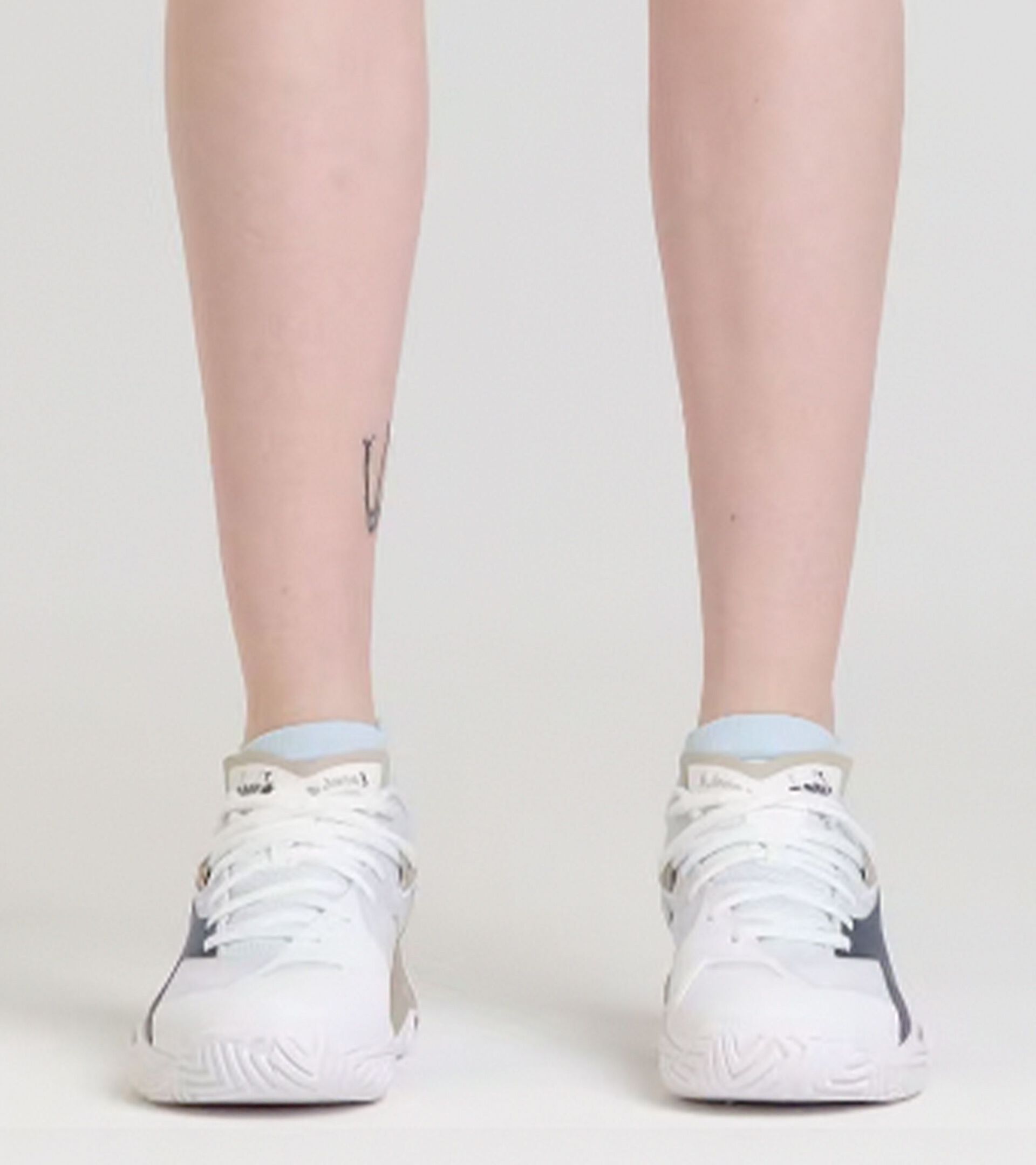 Tennis shoe for hard surfaces and clay courts - Stability - Women&rsquo;s
 B.ICON 3 W AG WHITE/BLUE CORSAIR - Diadora