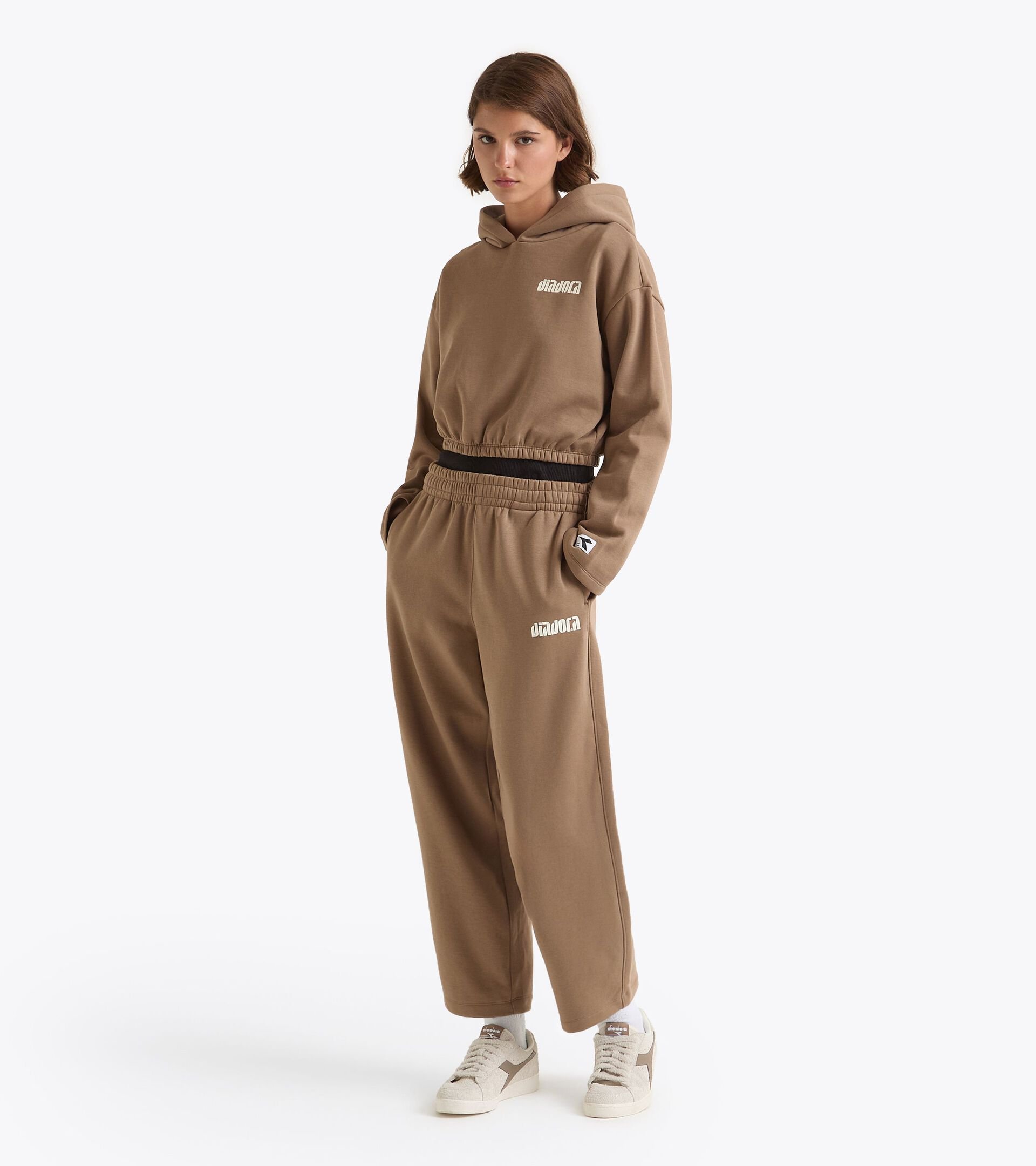 Cropped hoodie - Women's
 L. HOODIE ATHL. LOGO SEPIA TINT - Diadora