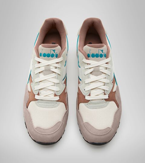 N902, PARCHMENT/FEATHER GRY/ALFALFA Sporty sneakers - Unisex N902 PARCHMENT/FEATHER GRY/ALFALFA - Diadora