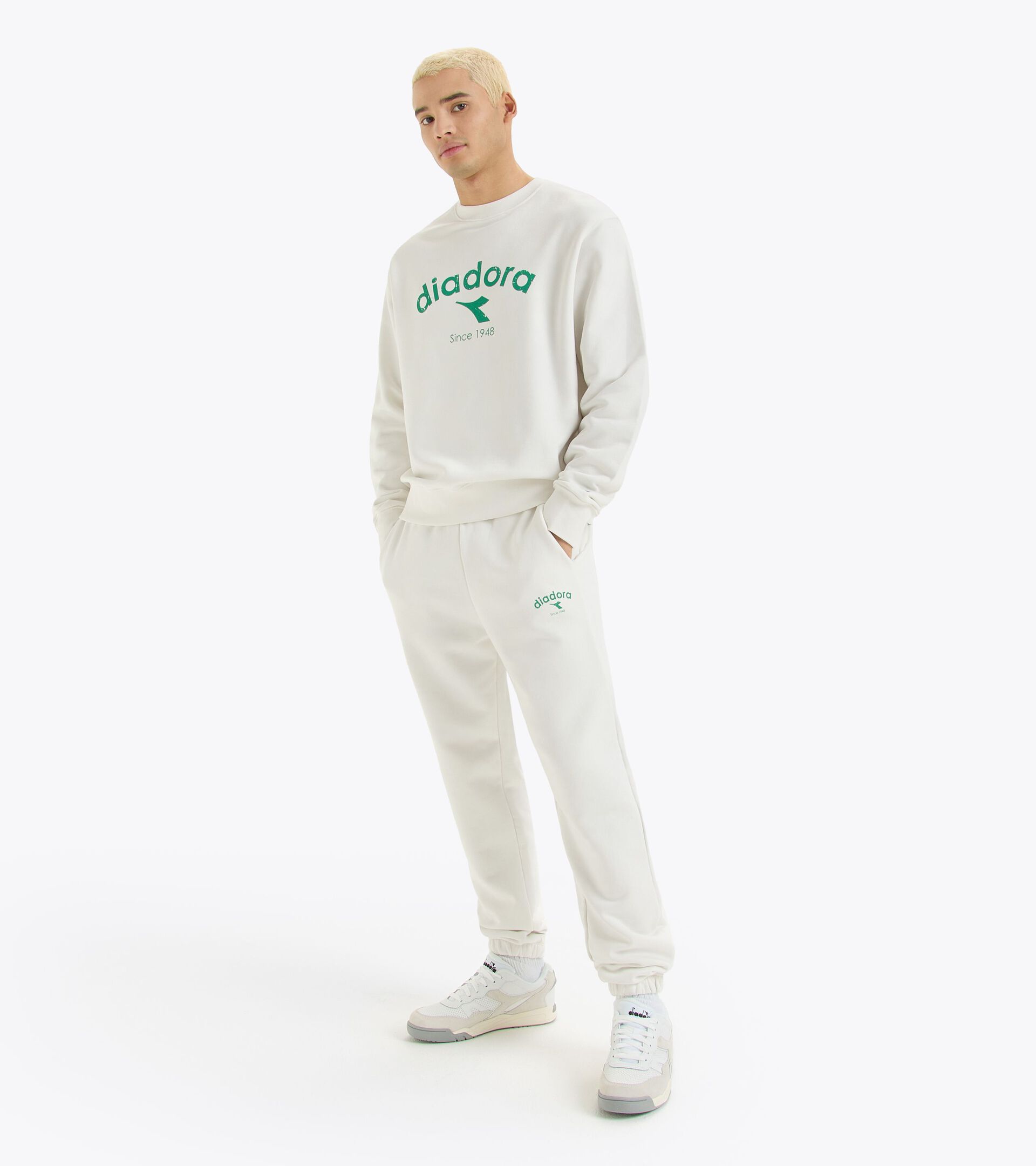 Crewneck sweatshirt - Gender Neutral
 SWEATSHIRT CREW ATHL. LOGO WHITE MILK - Diadora