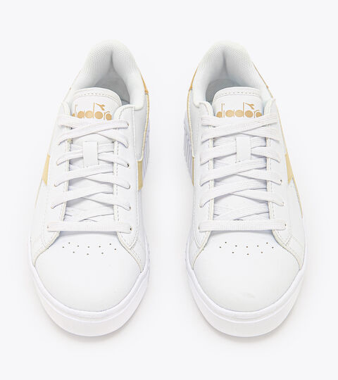 GAME STEP GS, WHITE/SMOKE GRAY Sports shoes - Youth 8-16 years GAME STEP GS WHITE/SMOKE GRAY - Diadora