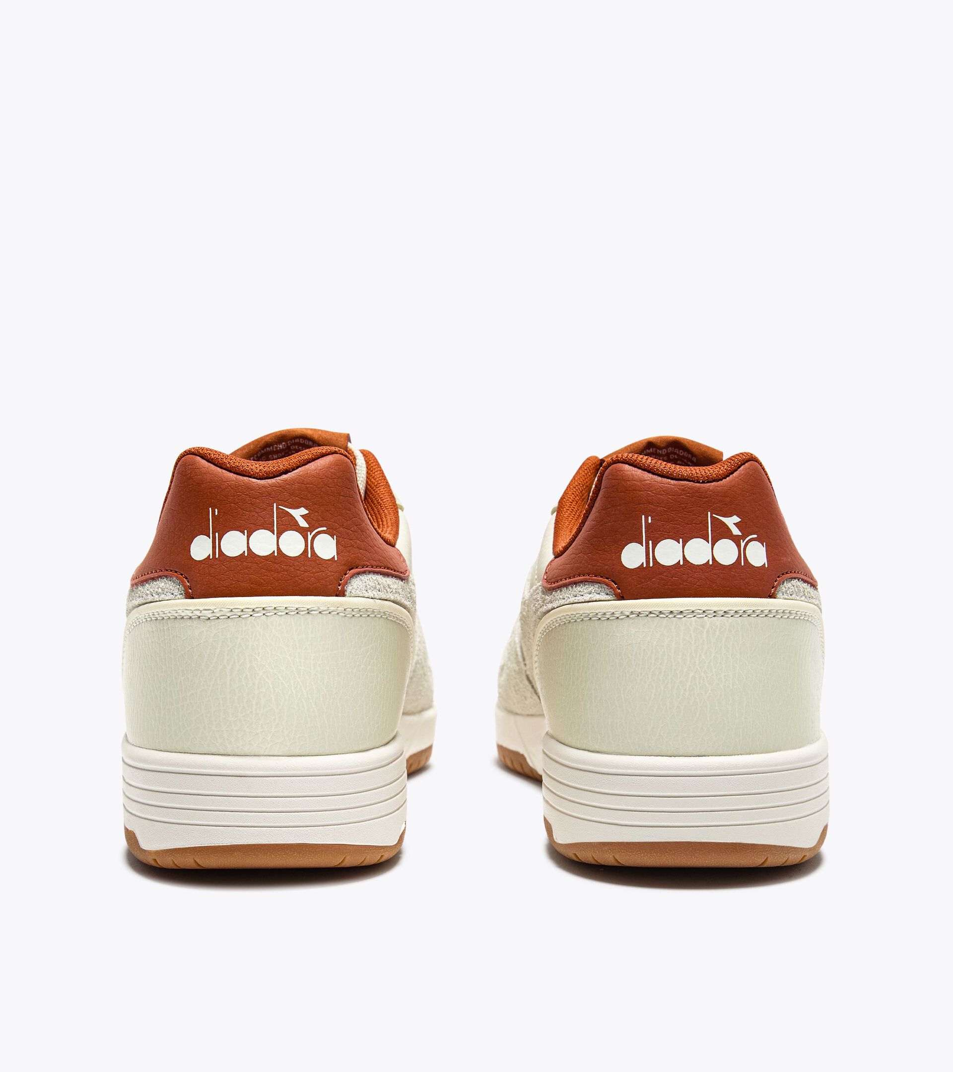 Sneaker in pelle - Per ogni genere DEUCE M2 HAIRY BIANCO/MARRONE COTTO - Diadora