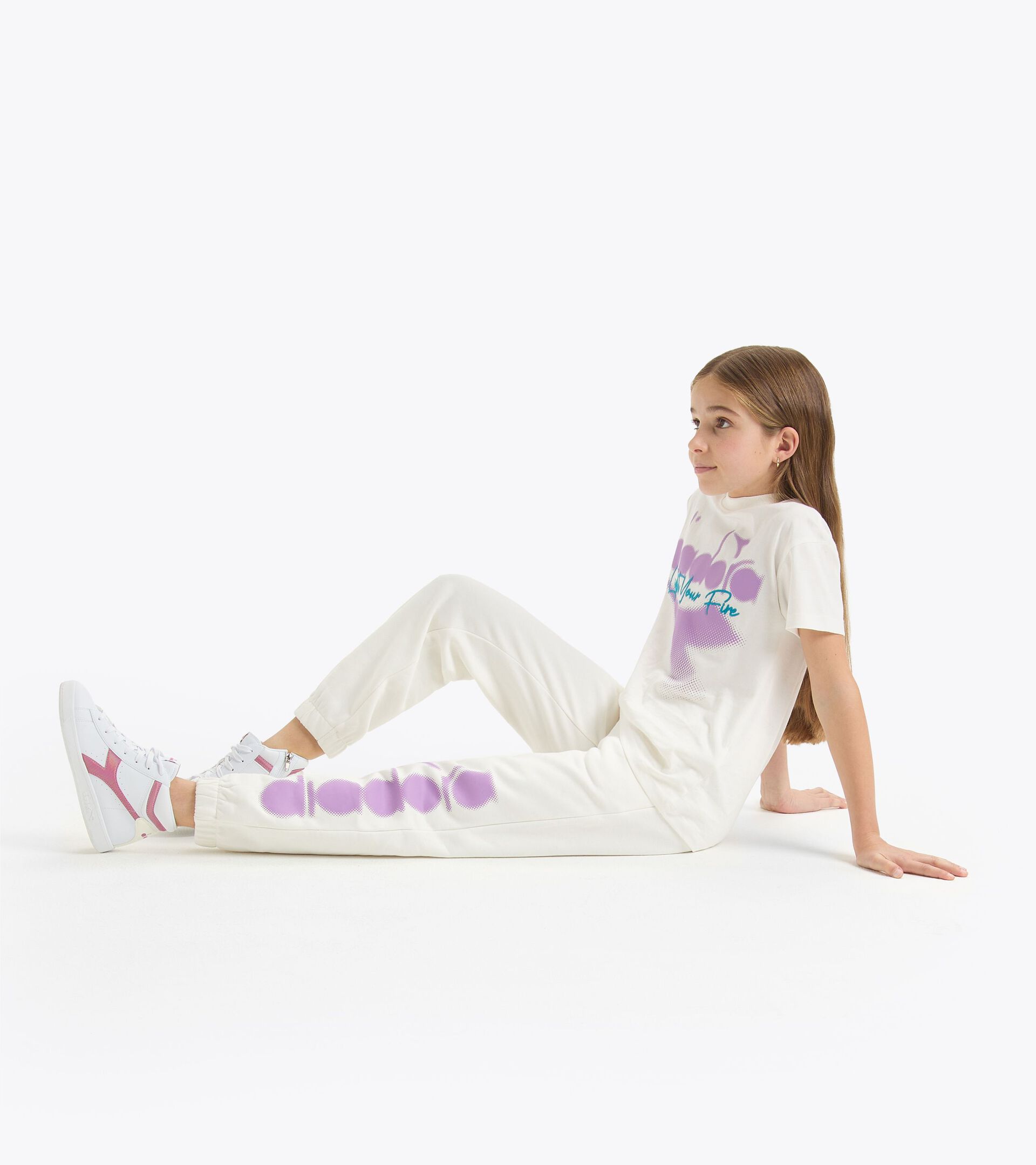 Jogger pants - Girl
 JG.JOGGER PANT LOGO PIXEL CLOUD CREAM - Diadora