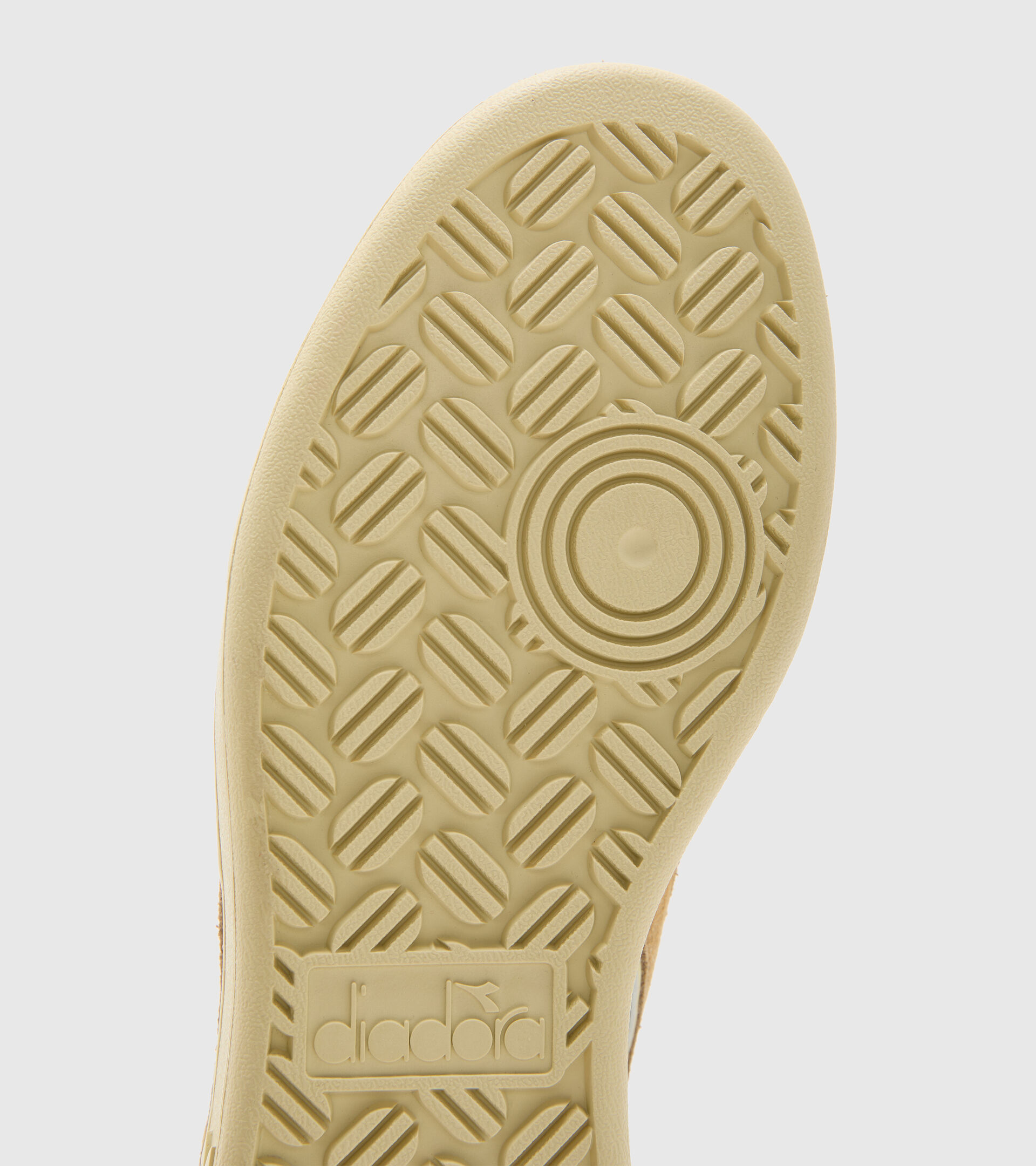Sports shoes - Unisex MAGIC BASKET LOW SUEDE LEATHER WHITE/BROWN DIJON - Diadora