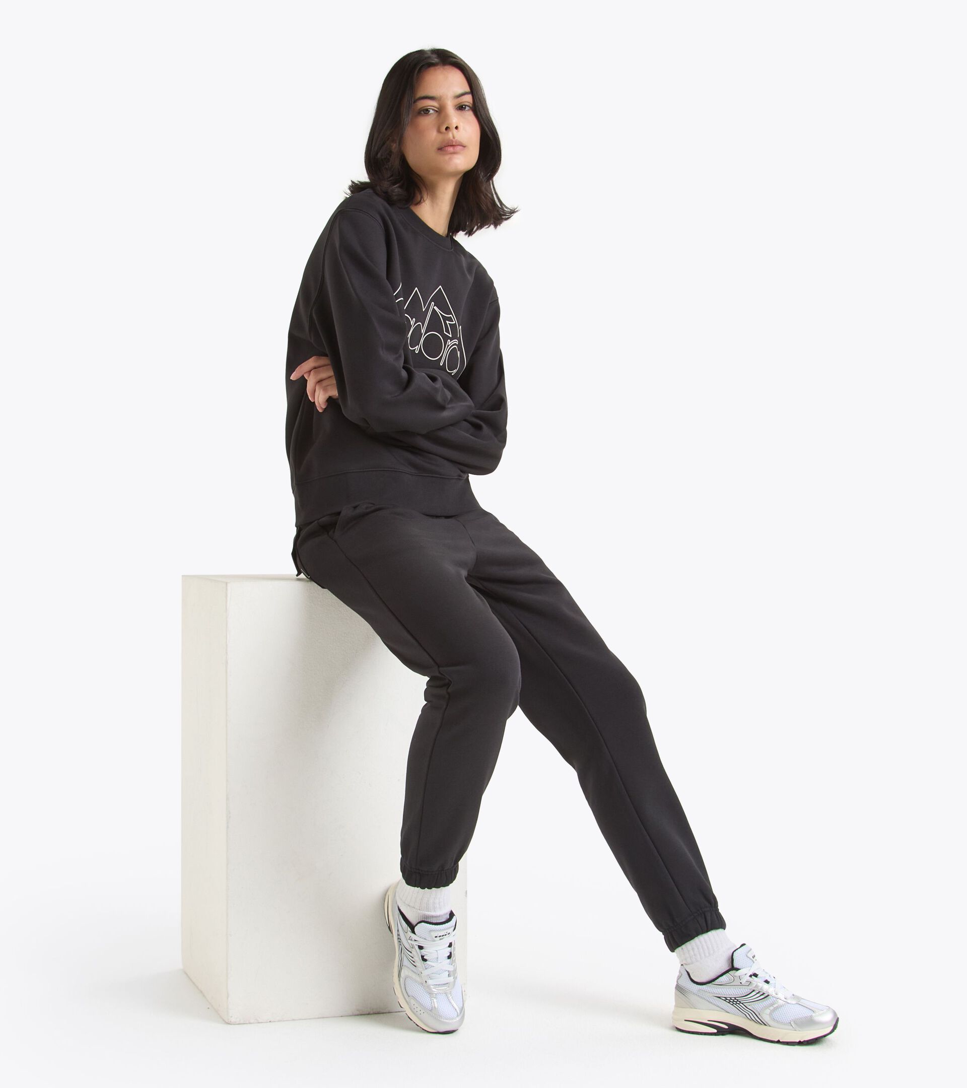 Sweat-shirt de sport - Genre neutre
 SWEATSHIRT CREW ROUTE NOIR - Diadora