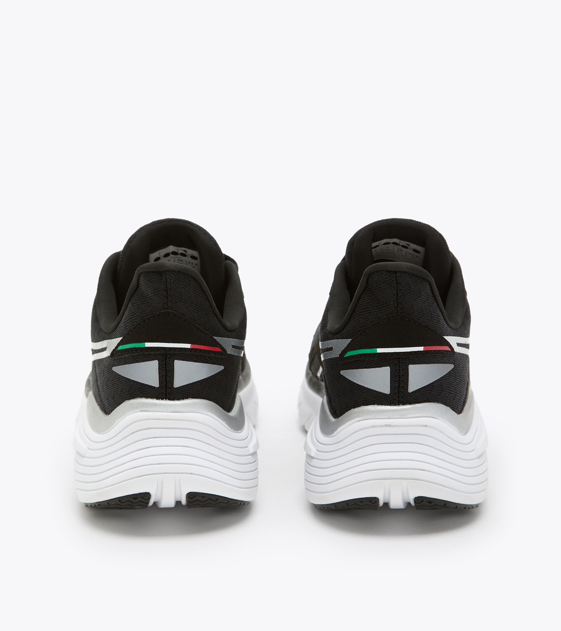 Running Shoes - Woman EQUIPE NUCLEO W BLACK/SILVER/WHITE - Diadora
