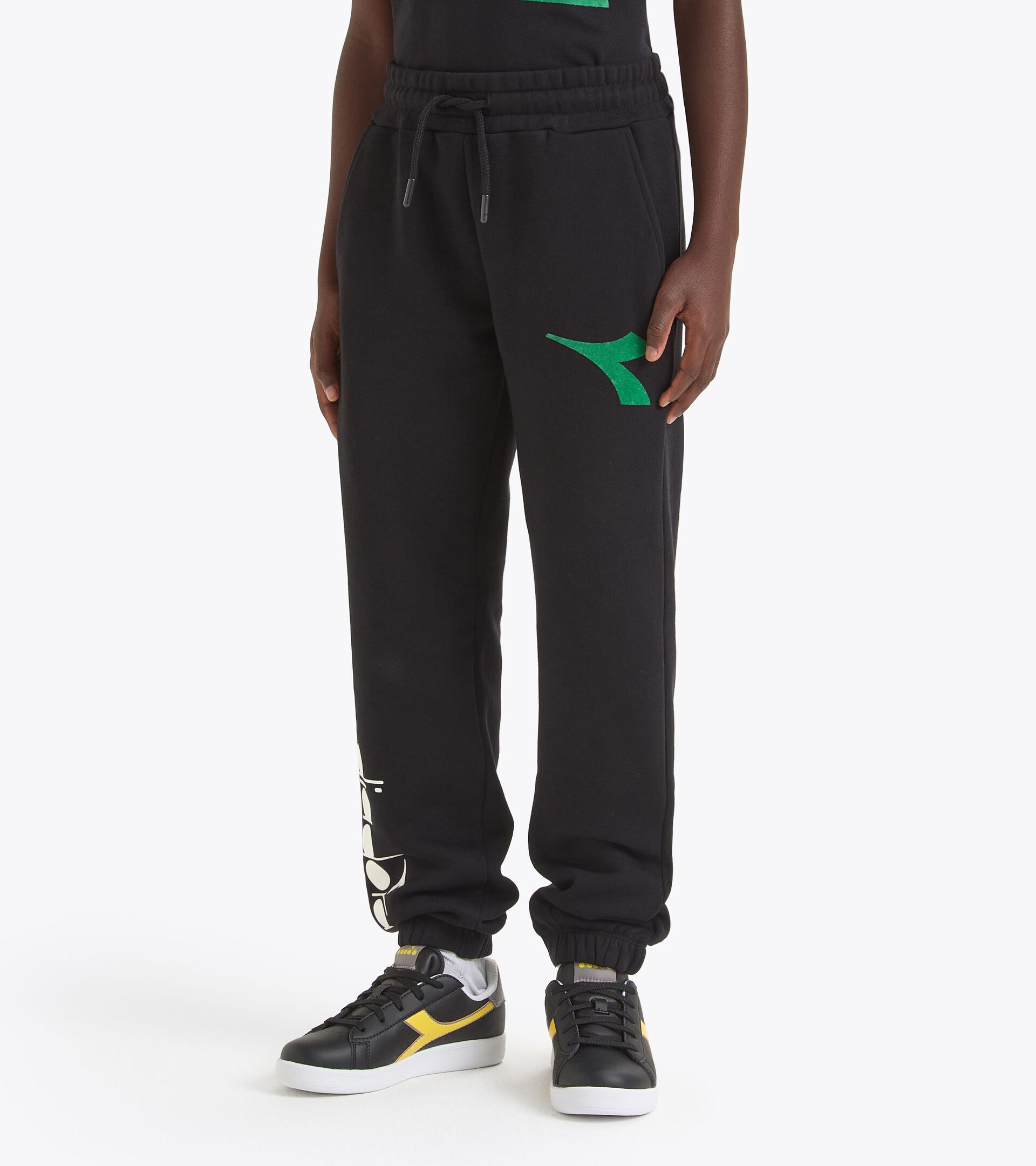 Joggers with a relaxed fit - Boy
 JB. JOGGER PANTS FREGIO BLACK - Diadora