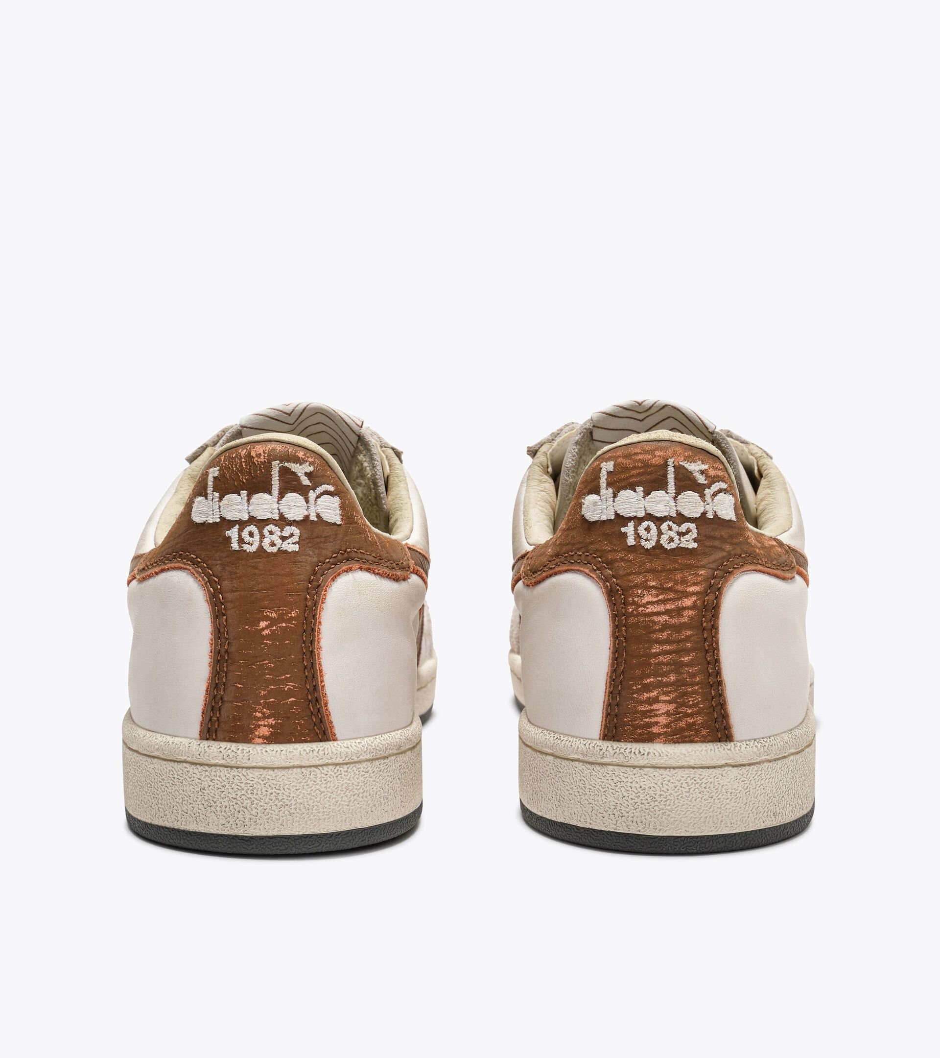 Zapatilla Heritage de piel - Para todos los g&eacute;neros PRESTIGE USED BIANCO OTTICO/MARRONE MUSTANG - Diadora