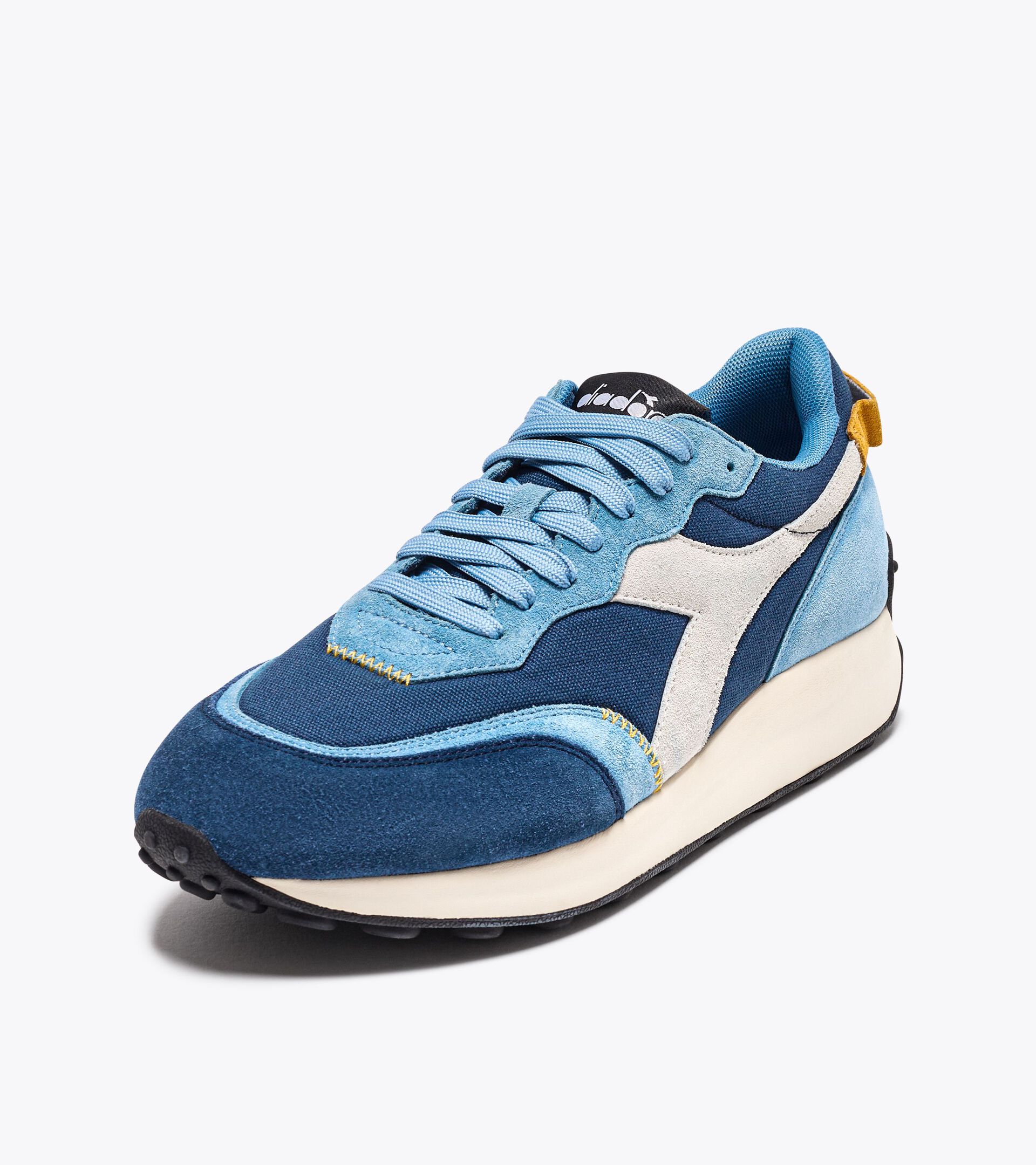 Sporty sneakers - All-Gender RACE SUEDE SW NIAGARA/GILBRALTAR SEA - Diadora