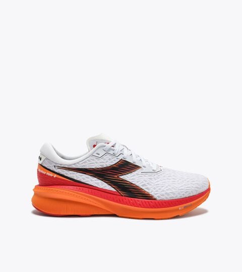 Running shoe - Stability and lightness - Men&rsquo;s MYTHOS BLUSHIELD VOLO 6 WHITE /ORANGE PEEL /FIERY RED - Diadora