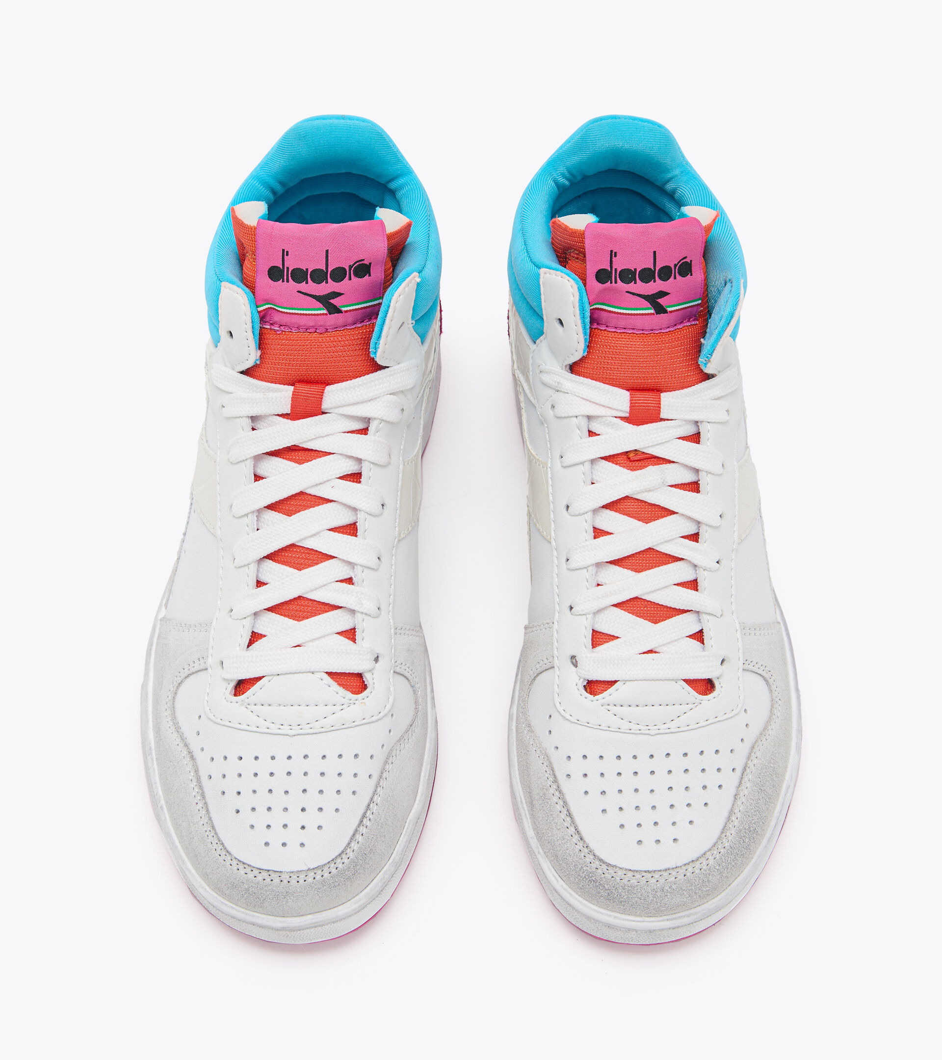 Sports shoes - Women
MAGIC BASKET DEMI CROCO WN WHT/BACHELOR BUTTON/DAIQUIRI - Diadora