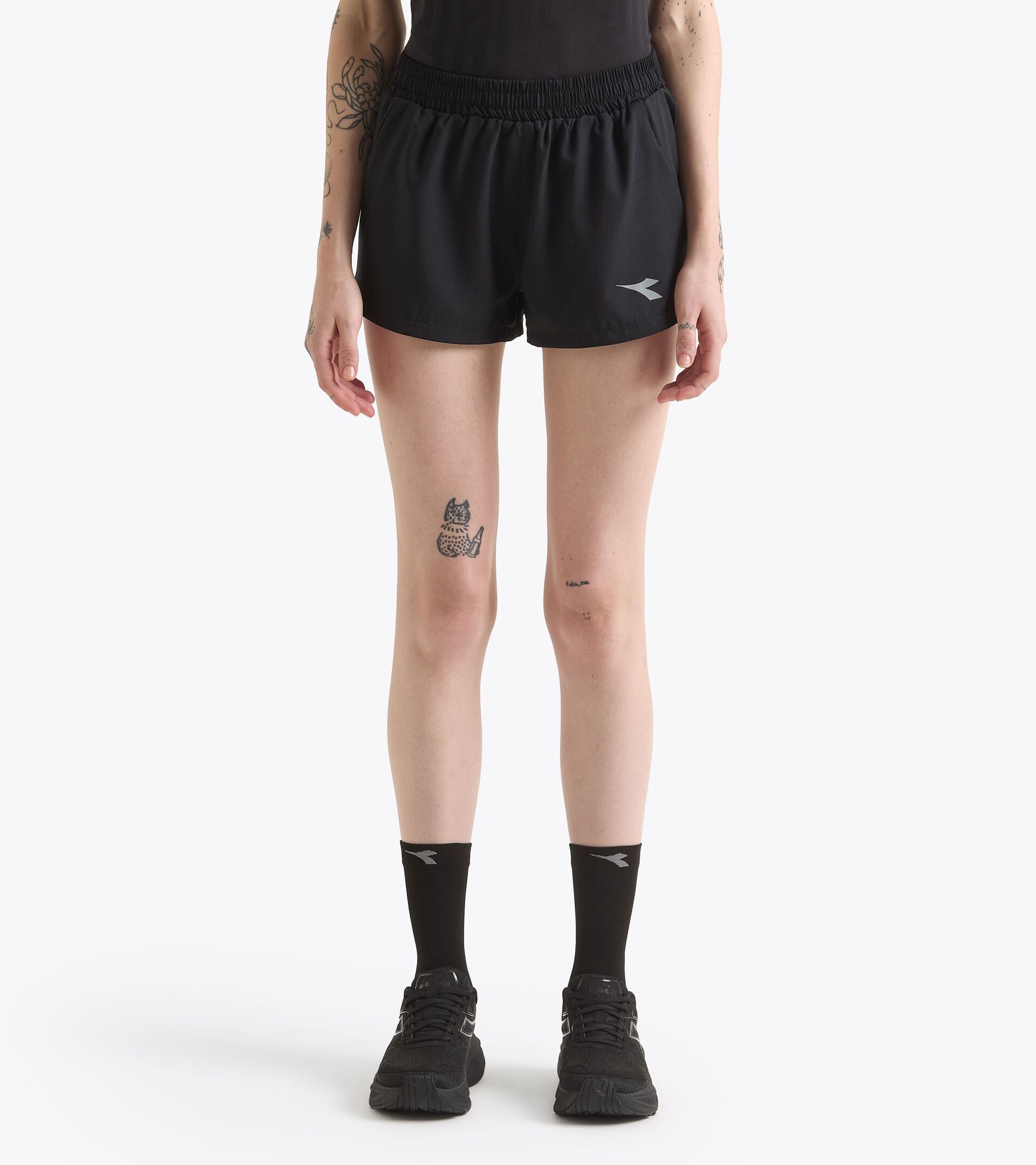 2.5’’ race shorts  - Coolcore light fabric - Women’s
 L. SUPER LIGHT SPLIT SHORTS 2.5 BLACK - Diadora