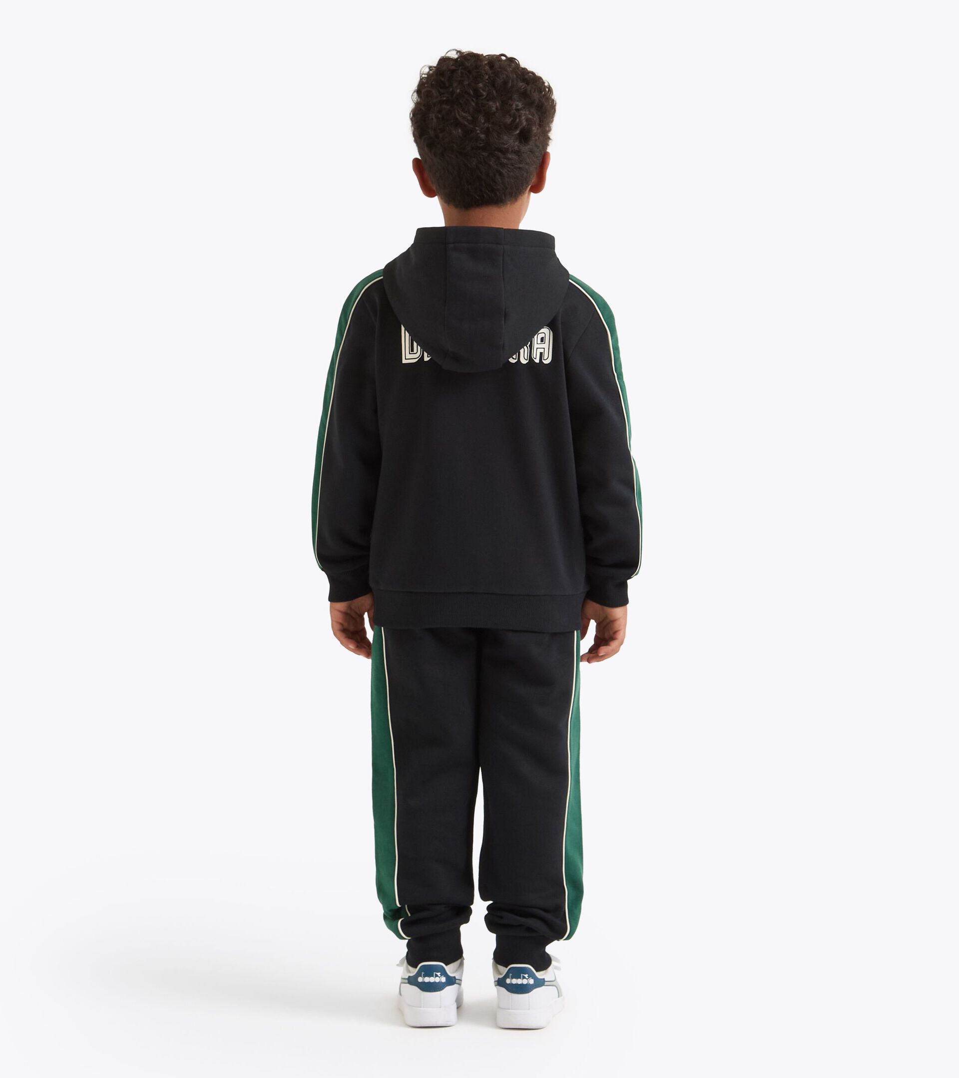 Tracksuit - Boys
JB. TRACKSUIT HD FZ LOGO (BR) BLACK - Diadora