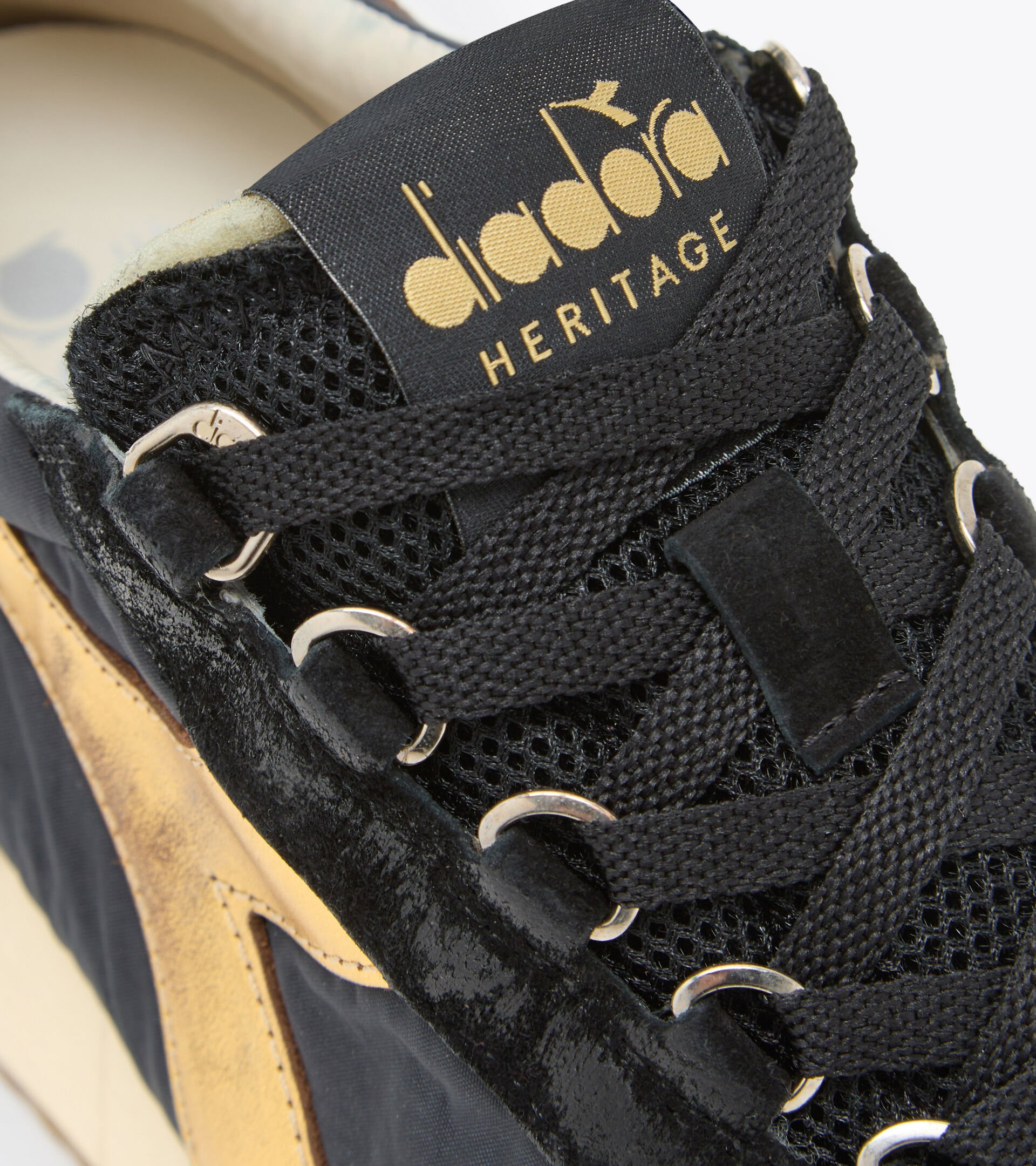 Heritage shoes - Women EQUIPE MAD LUNA WN BLACK/GOLD - Diadora