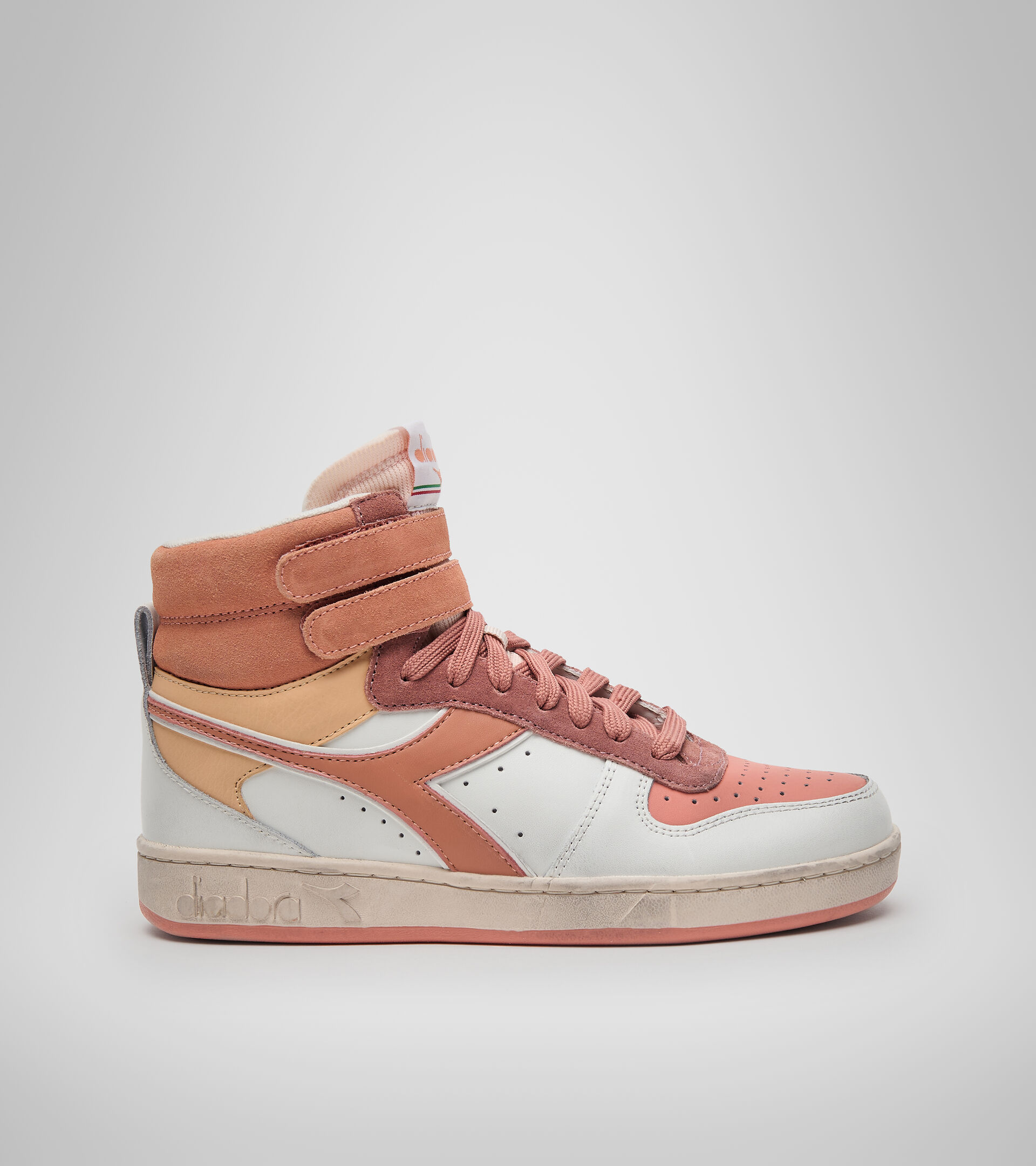 Sports shoes - Women MAGIC BASKET MID ICONA WN CORAL HAZE/BEACH SAND/BLC DE B - Diadora