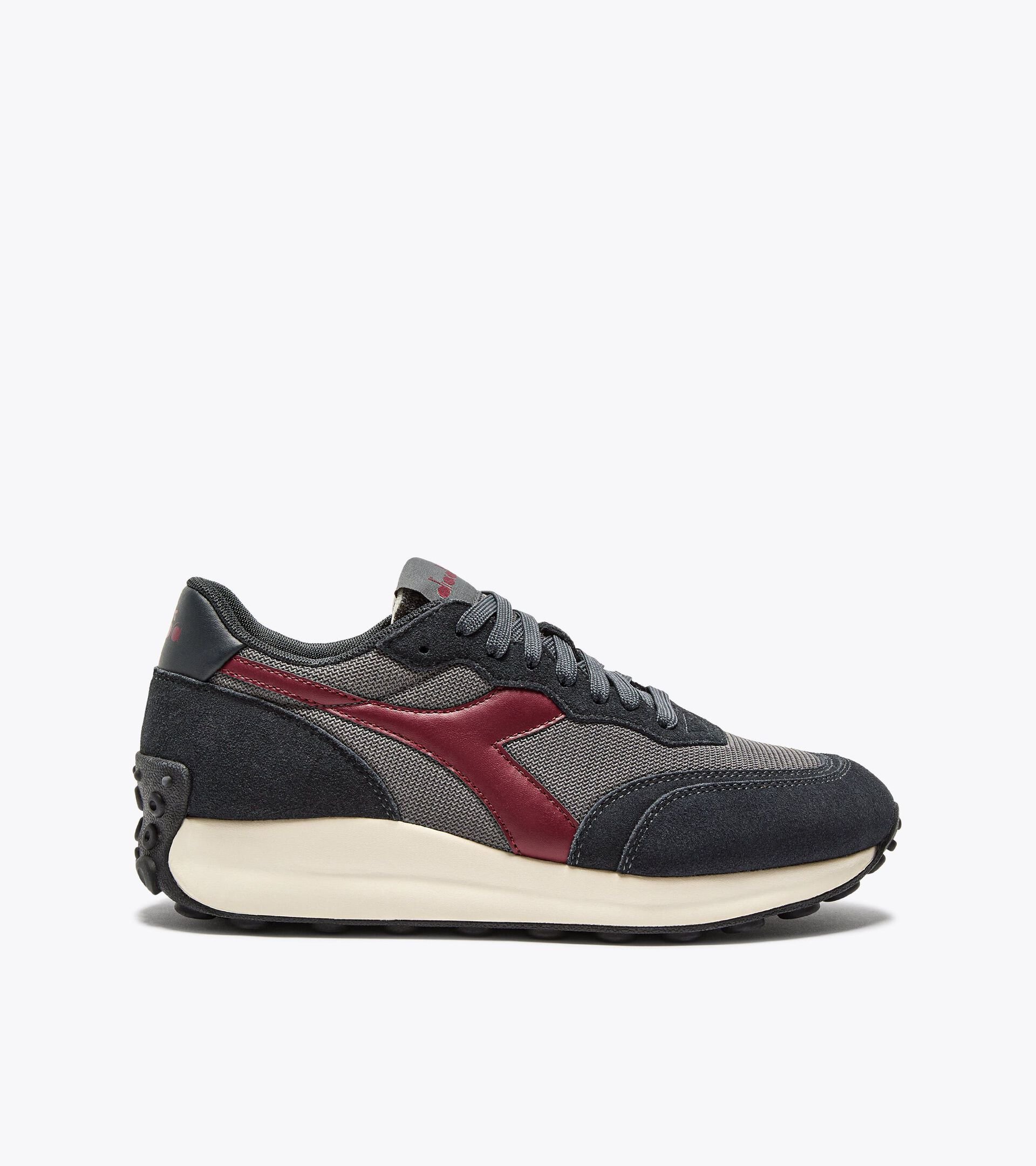 Sporty sneakers - All-Gender RACE NY PEWTER - Diadora