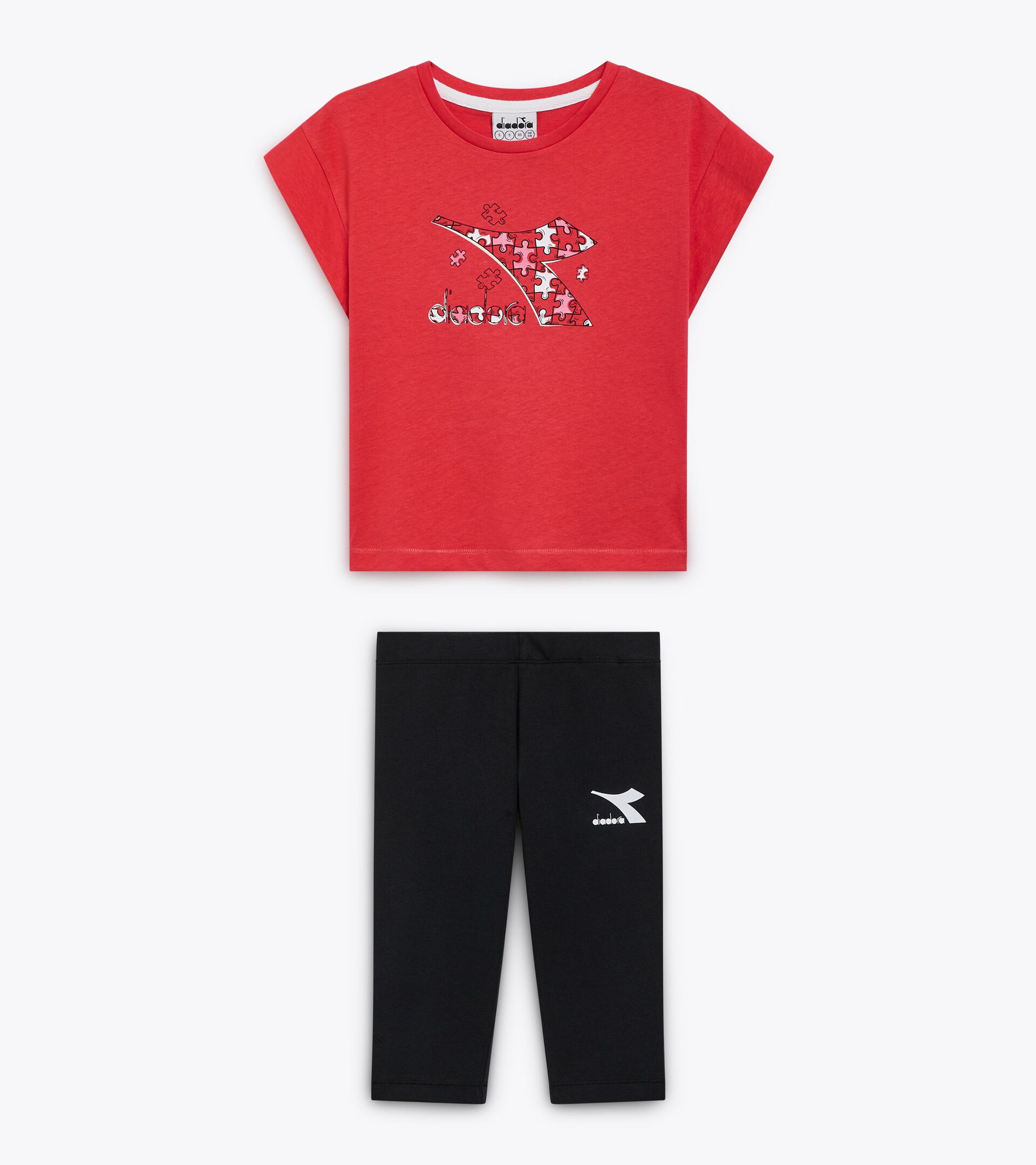 Sport-Set - T-Shirt und Leggings - Mädchen
JG. SET SS PUZZLES CAYENNEPFEFFER ROT - Diadora