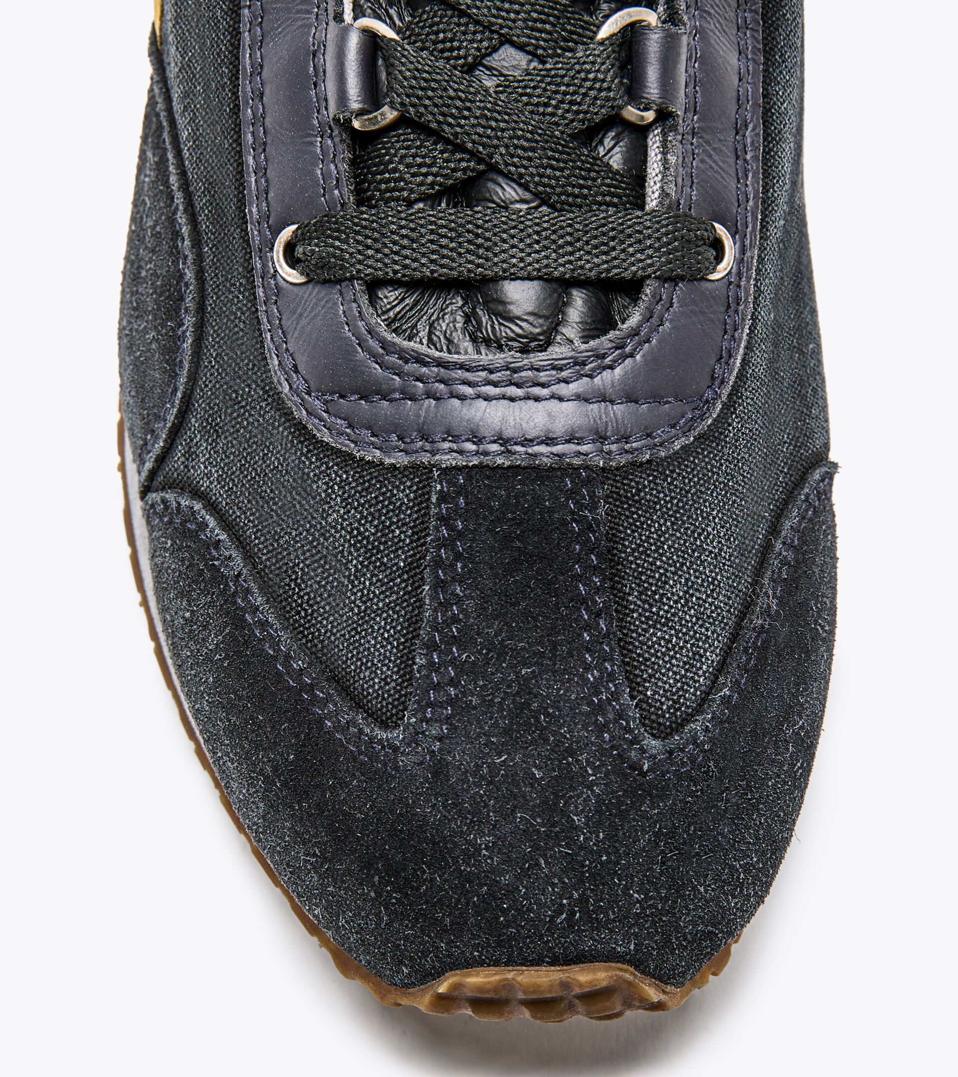 Heritage shoe - Gender neutral EQUIPE H DIRTY STONE WASH EVO BLACK/EBONY - Diadora