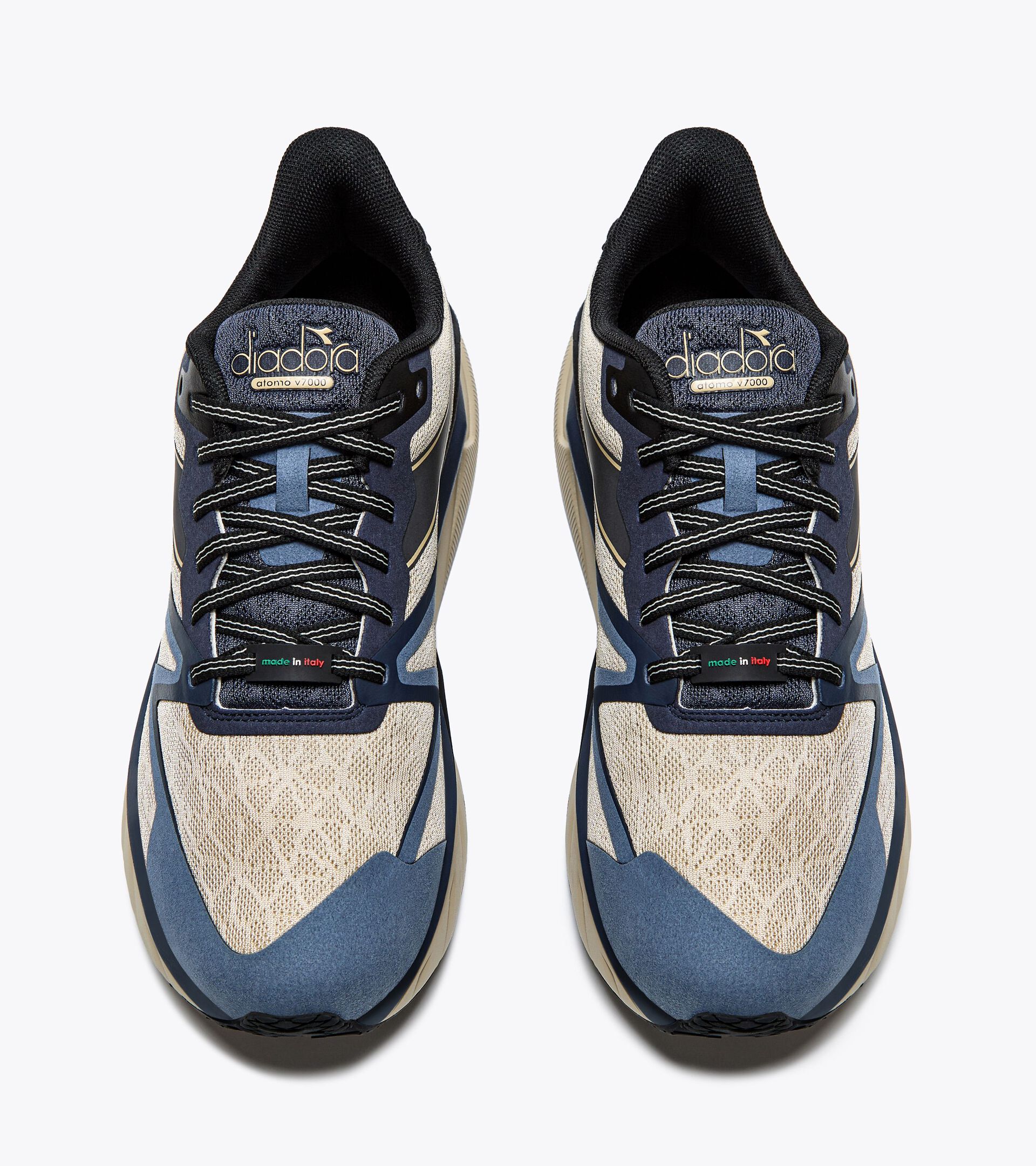 Scarpe da running Made in Italy - Gender neutral
ATOMO V7000 DROMO BEIGE MURO CASTELLO/NERO - Diadora