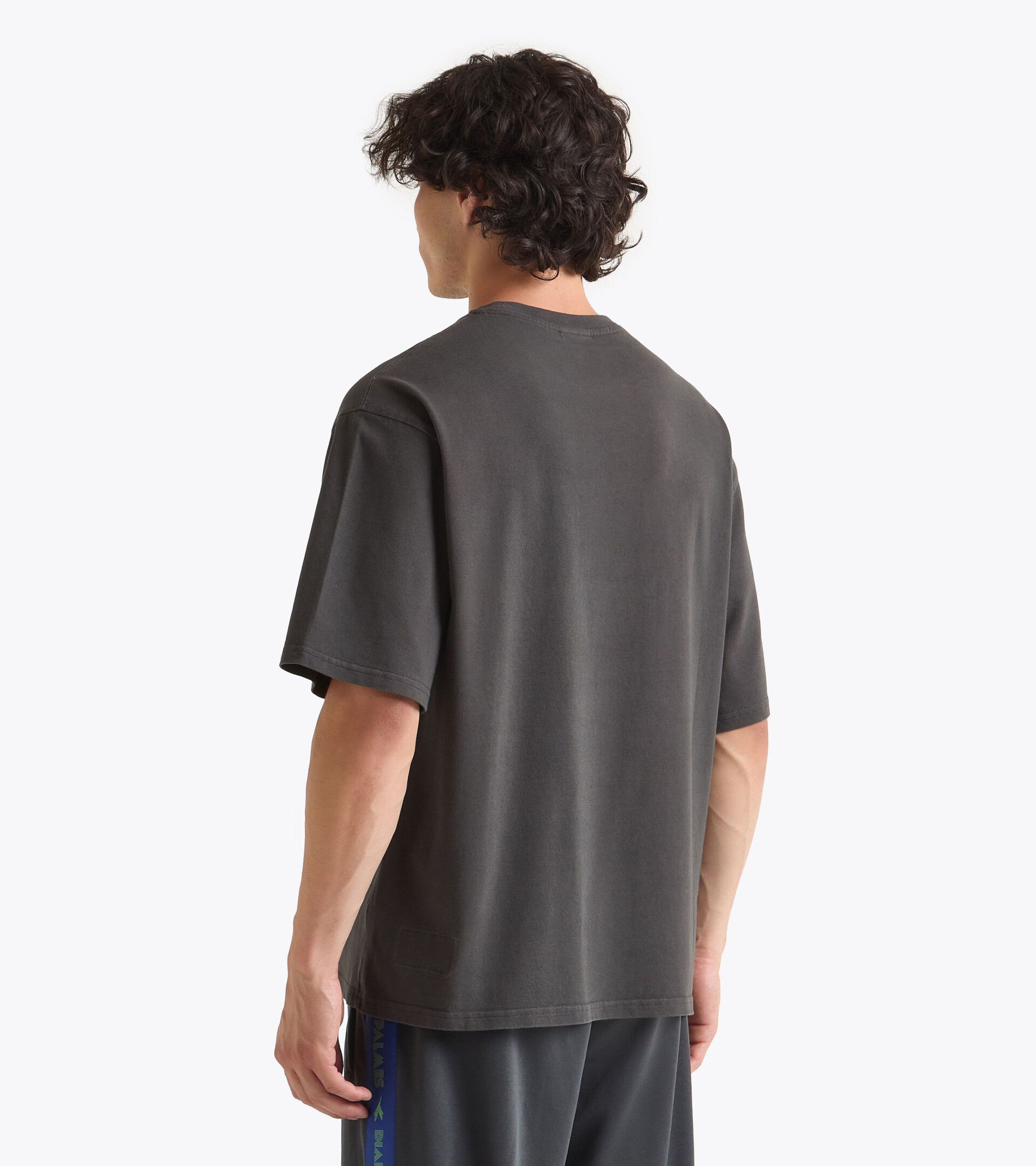Legacy t-shirt with OG archive print - Made in Italy - All-gender
 T-SHIRT SS LEGACY I BLACK OYSTER - Diadora