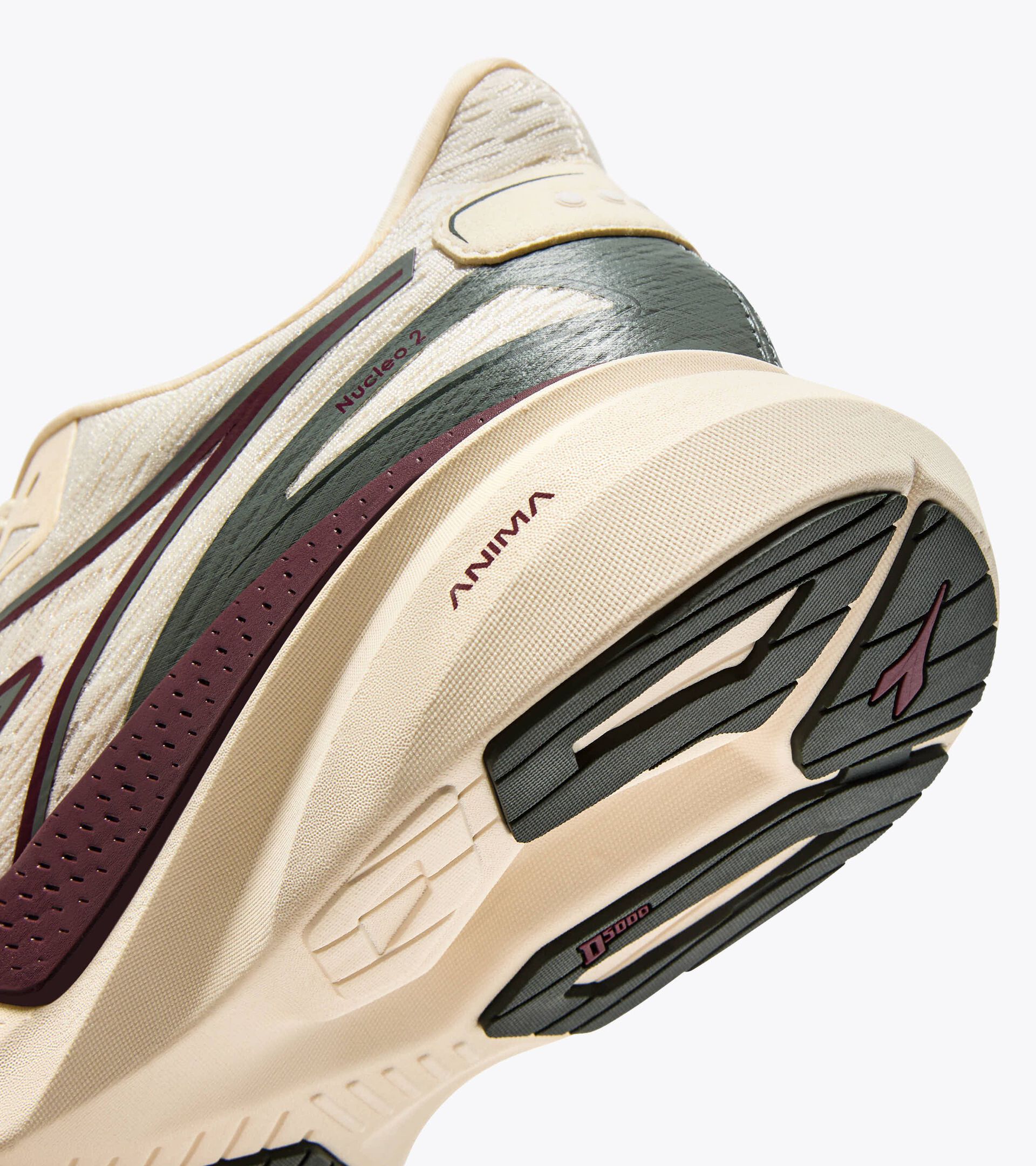 Running shoe - Comfort and stability - Men's NUCLEO 2 WHISPER WHITE/MAROON BANNER - Diadora