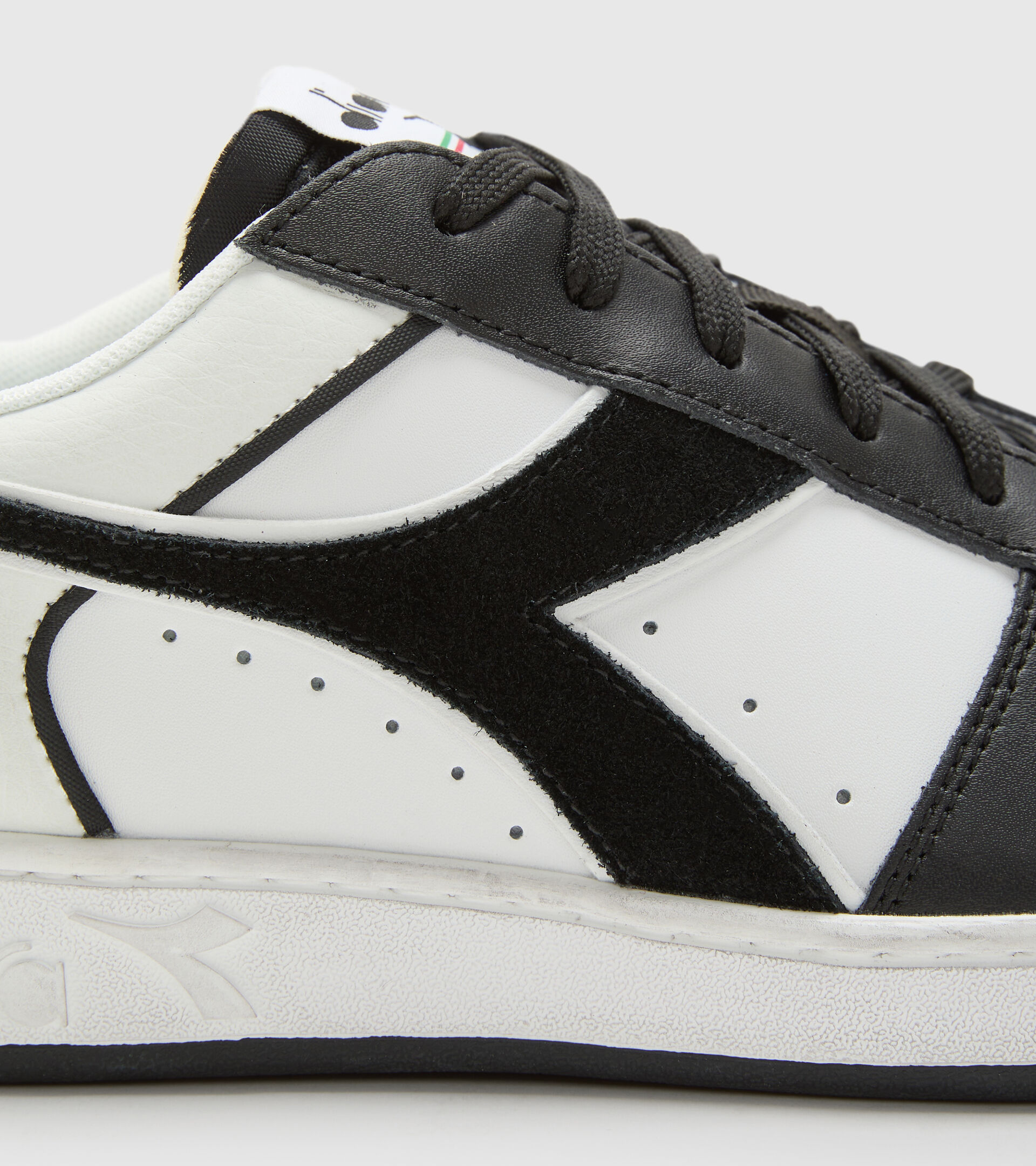 Zapatillas deportivas - Unisex MAGIC BASKET LOW ICONA LEATHER NEGRO/BLANCO - Diadora
