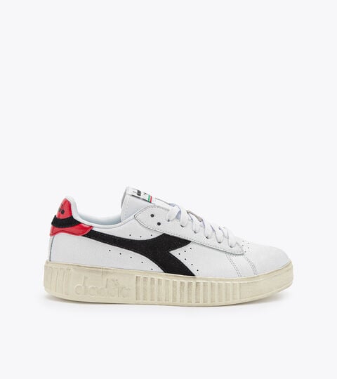 Sports shoes - Women
 GAME STEP PREMIUM WAX WHITE/BLACK - Diadora
