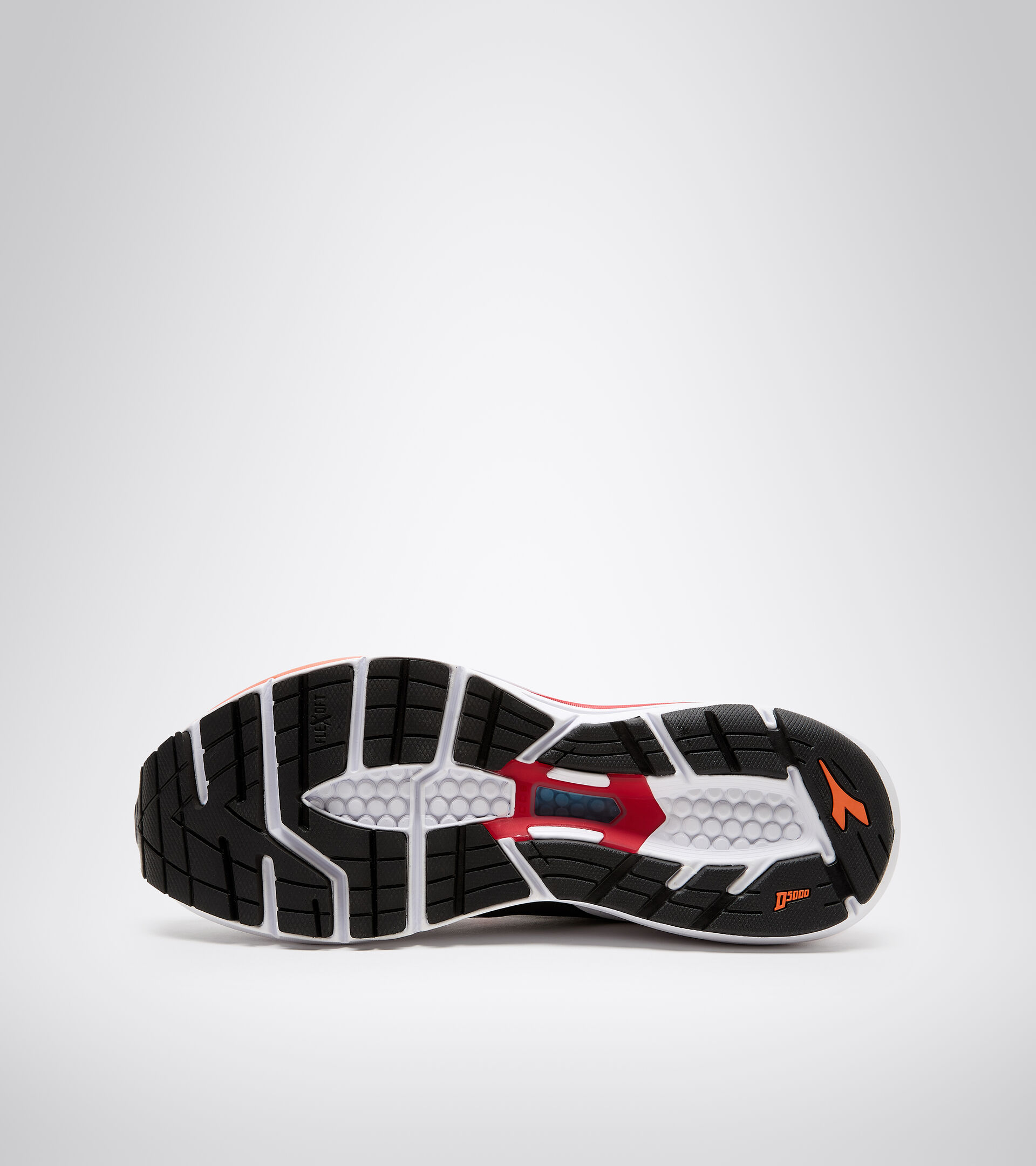 Running shoes - Men MYTHOS BLUSHIELD 7 VORTICE WHITE/BLACK/VERMILLION ORANGE - Diadora