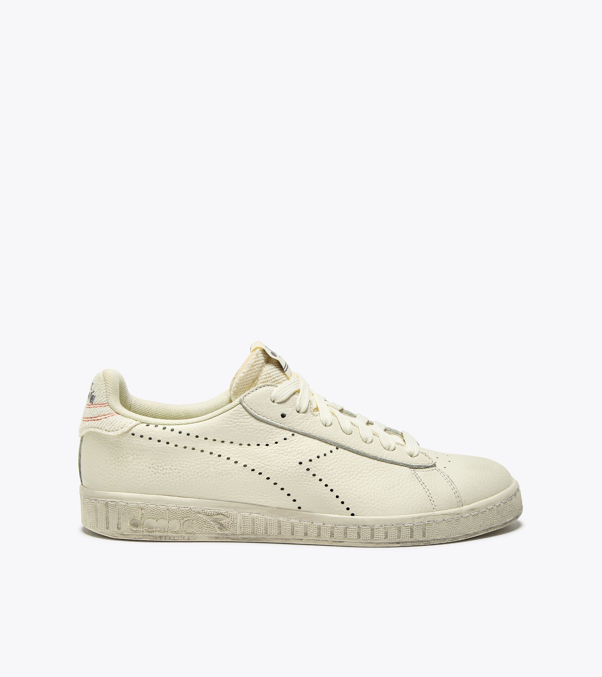 Leather sports sneaker - All-gender GAME L LOW PLUSH WHITE - Diadora