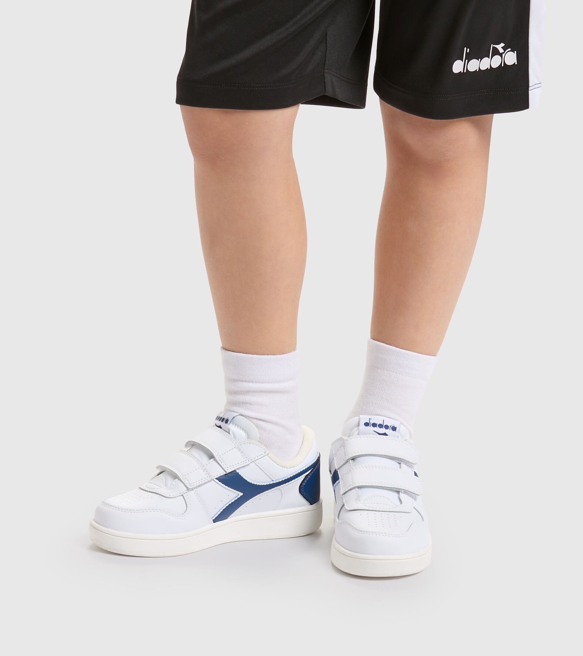 Sports shoes - Kids 4-8 years MAGIC BASKET LOW PS WHITE/POSEIDON - Diadora