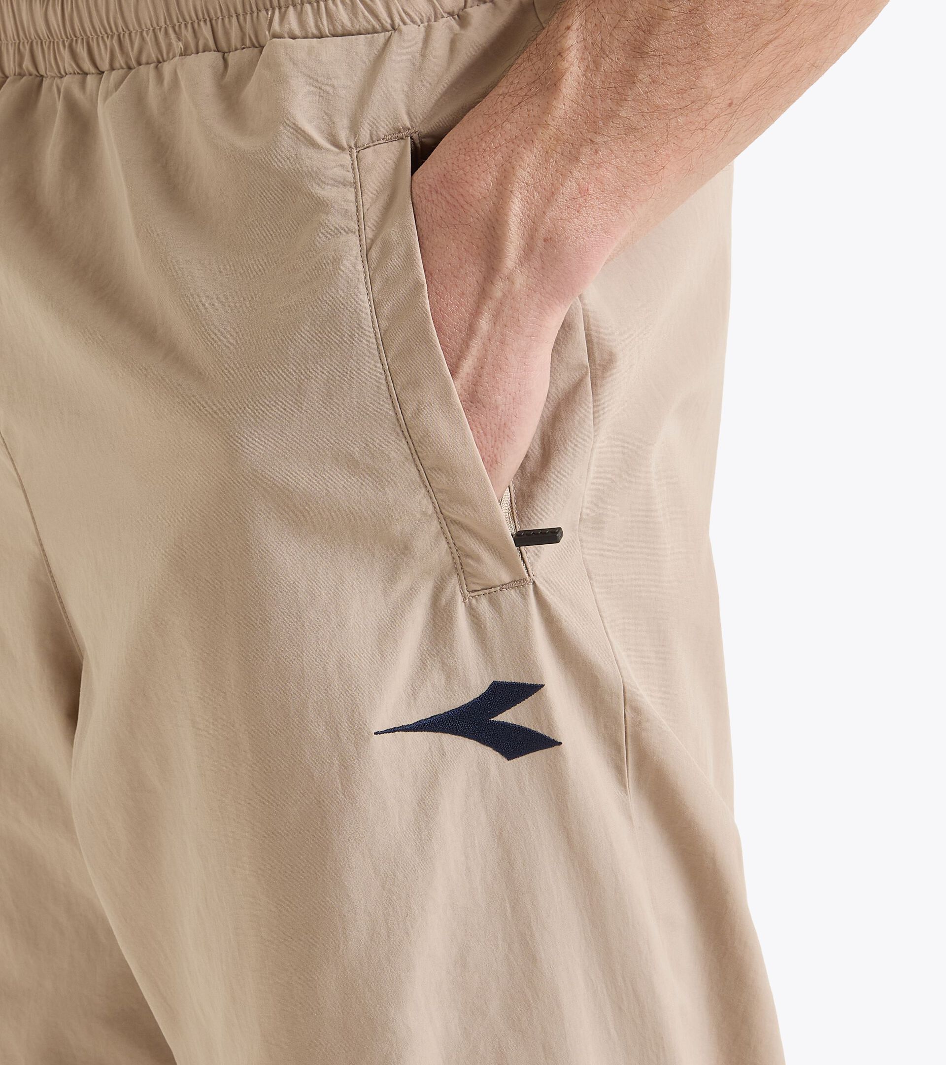 Tennis Jacket made of taslan - Competition - All-Gender
 U. TRACK PANTS ICON HUMUS - Diadora