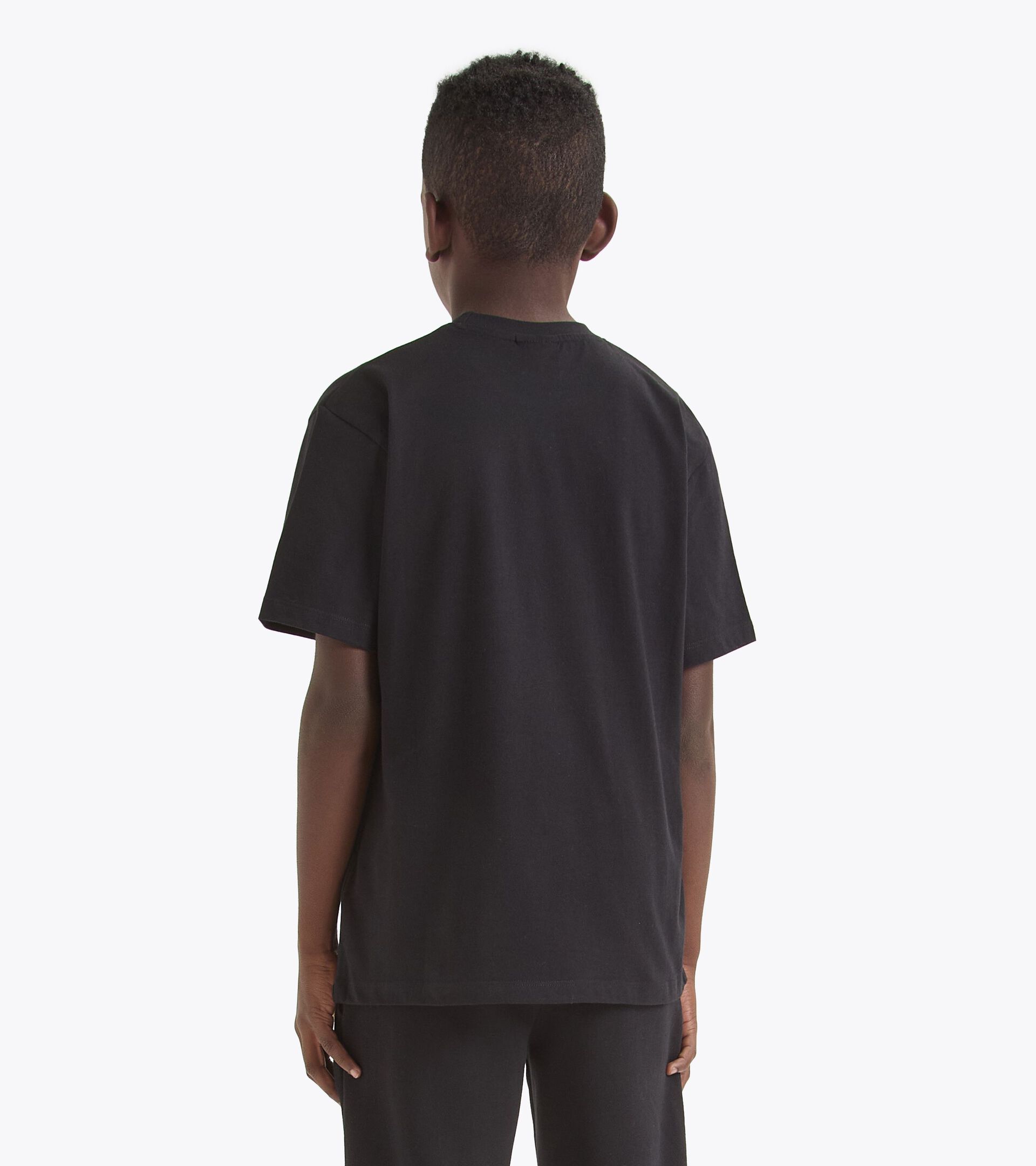 T-shirt with a contrasted logo - Boy JB. T-SHIRT SS FREGIO BLACK - Diadora