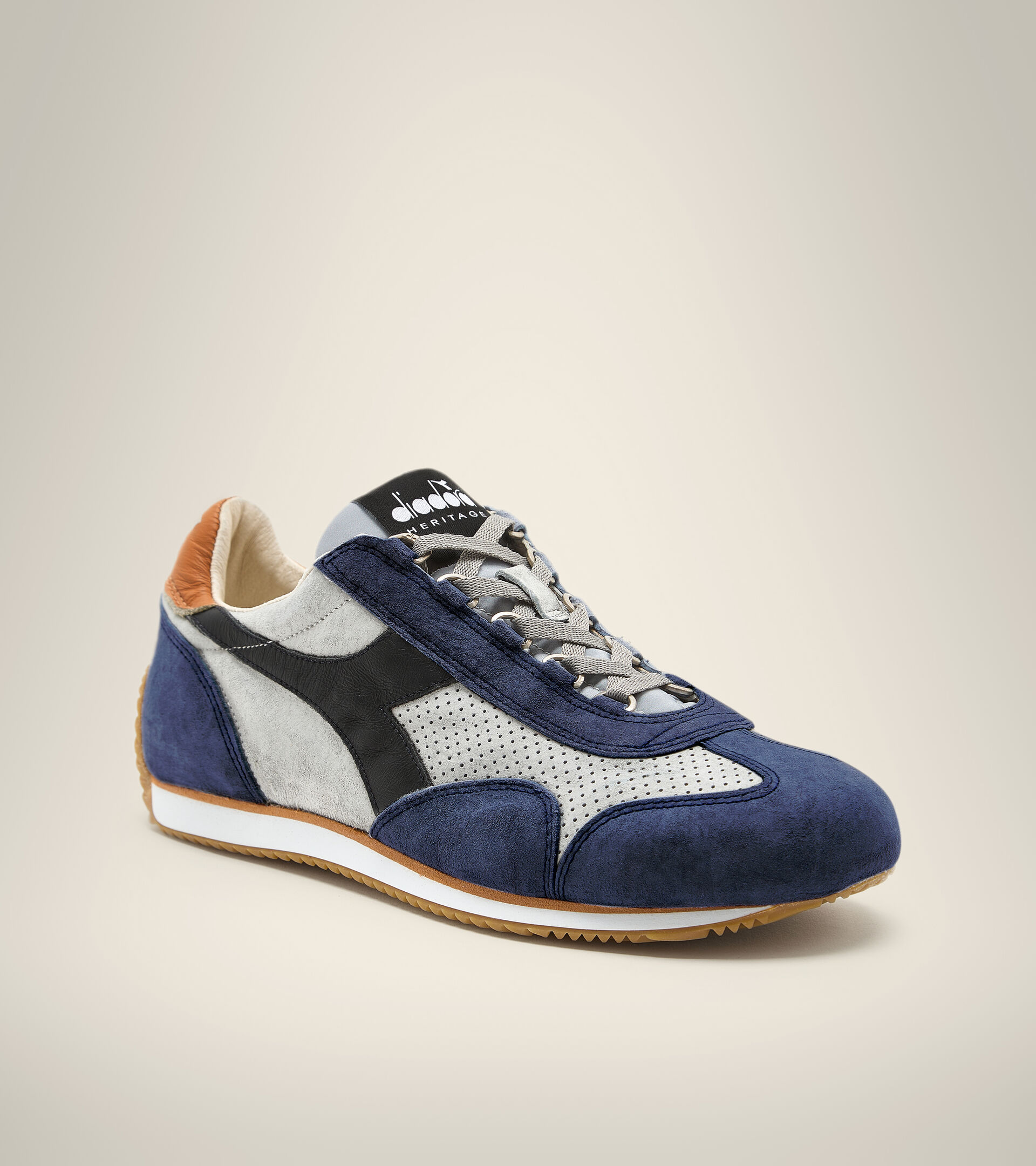 Heritage shoe - Unisex EQUIPE SUEDE SW GRAY LIMESTONE - Diadora