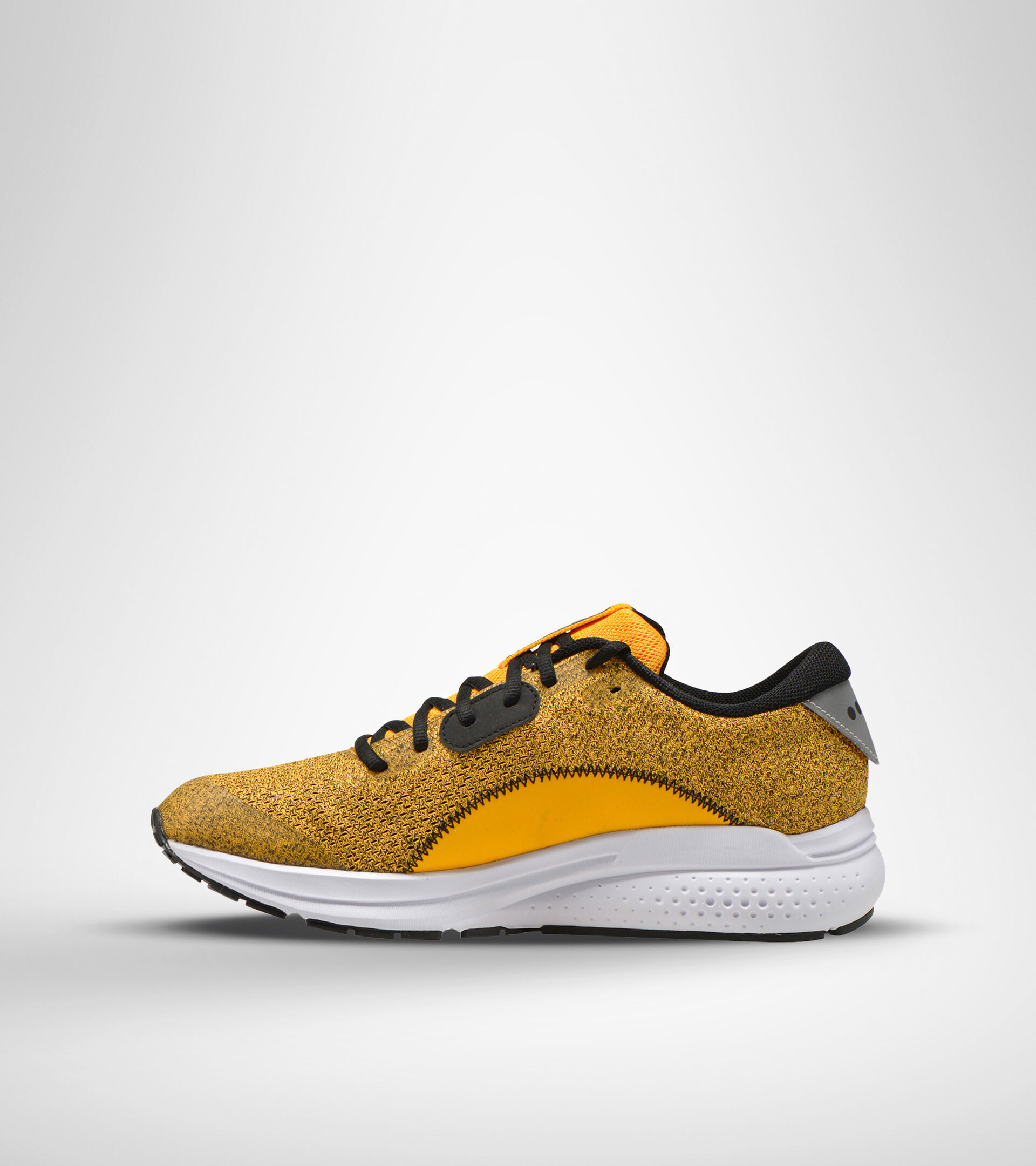 Running shoe - Men KURUKA 5 SAFFRON/BLACK/WHITE - Diadora