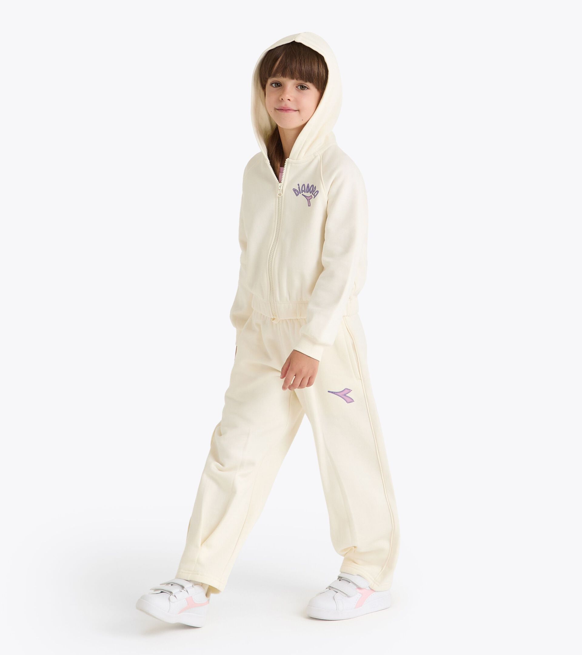 Tracksuit - Girls
JG. TRACKSUIT HD FZ LOGO (BR) GARDENIA WHITE - Diadora