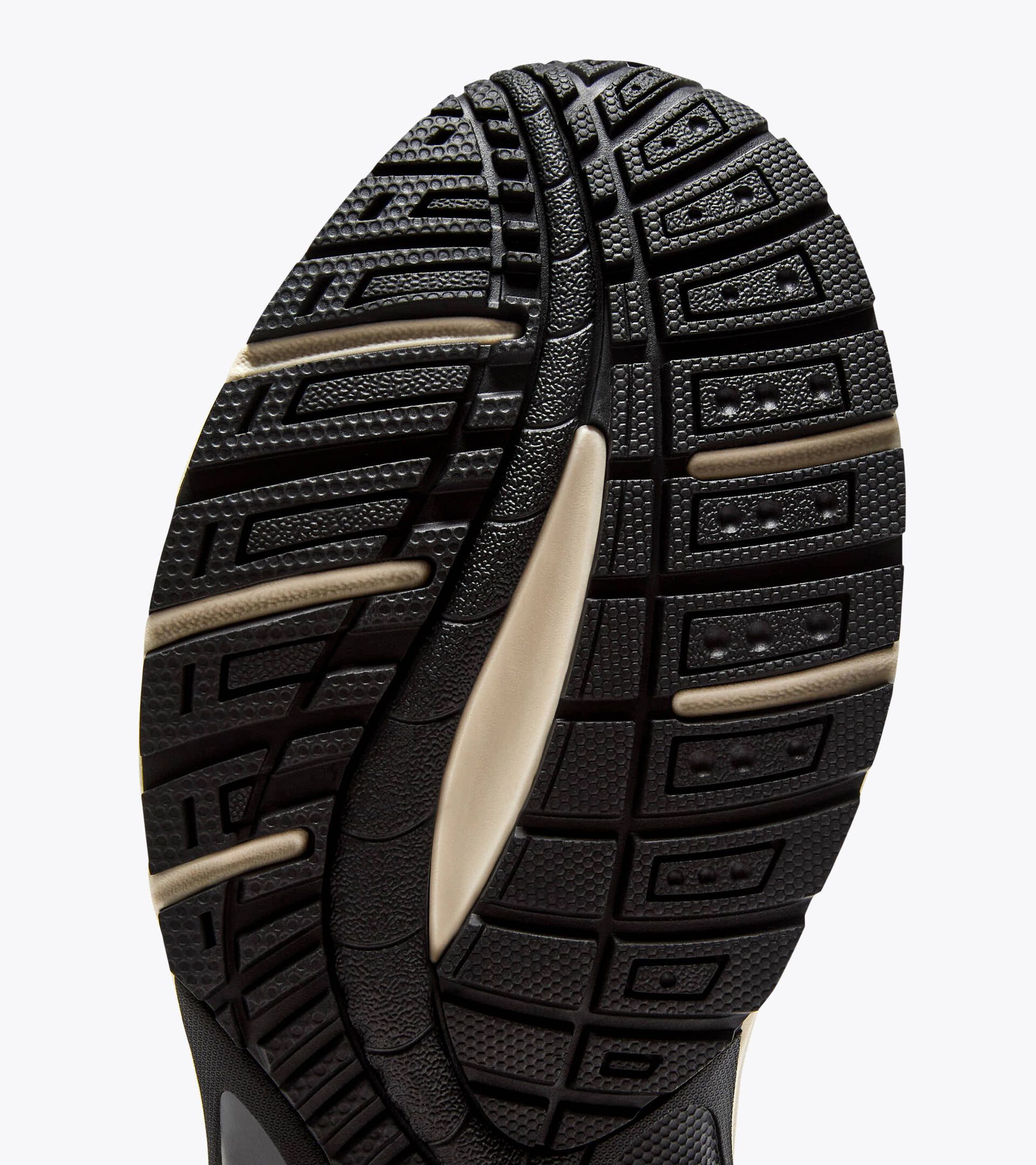 Sports sneakers - All-Gender MYTHOS STAR BLACK/BLACK - Diadora