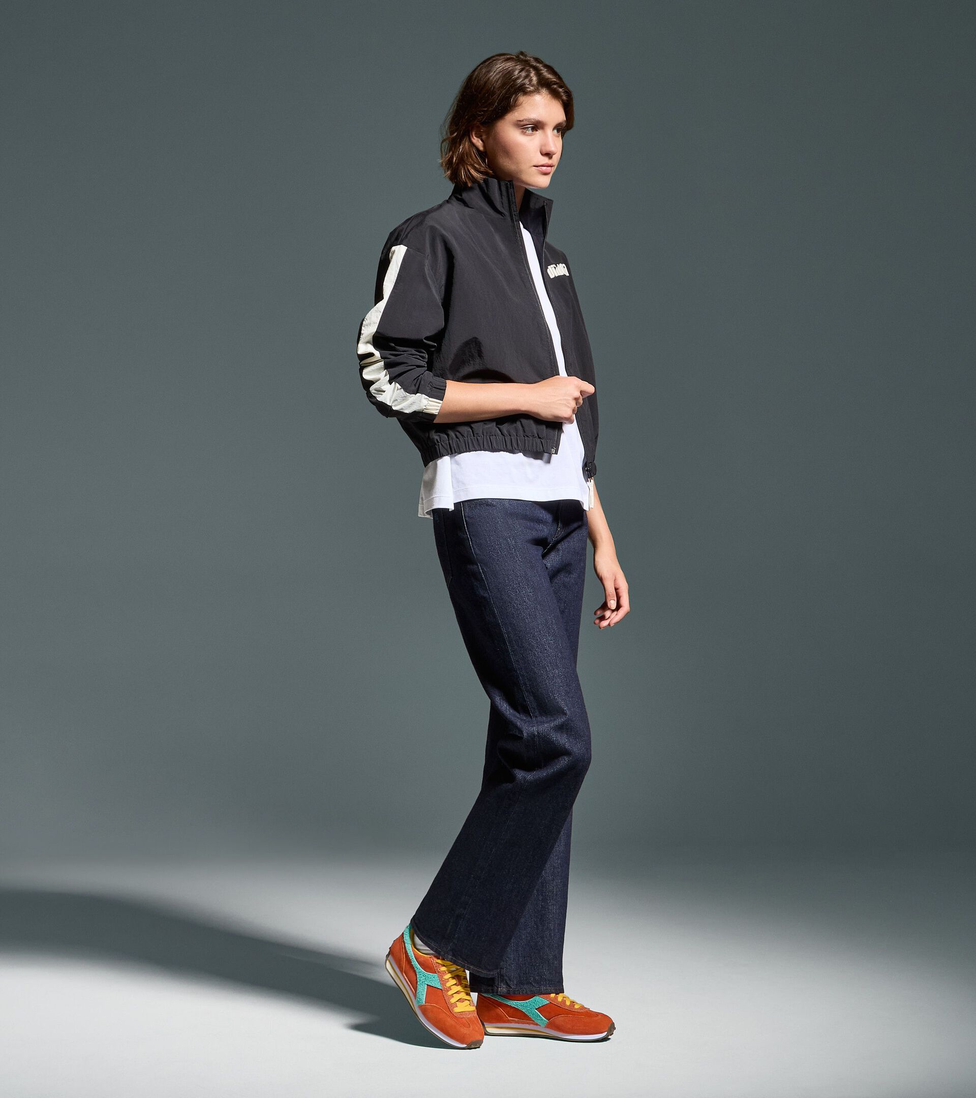 Track Jacket - Women’s
L. TRACK JACKET ATHL. LOGO BLACK - Diadora