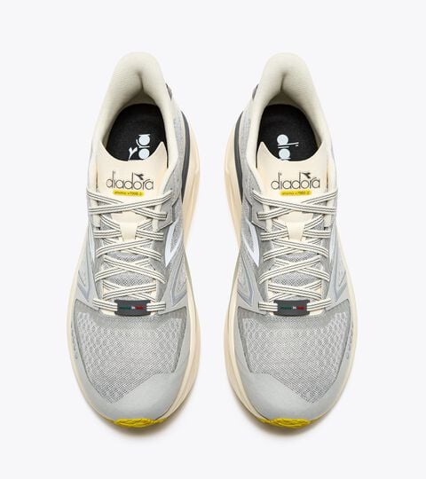 Laufschuh made in Italy - leicht und dämpfend - alle Geschlechter ATOMO V7000-2 SILBER DD/WISPERN WEISS - Diadora