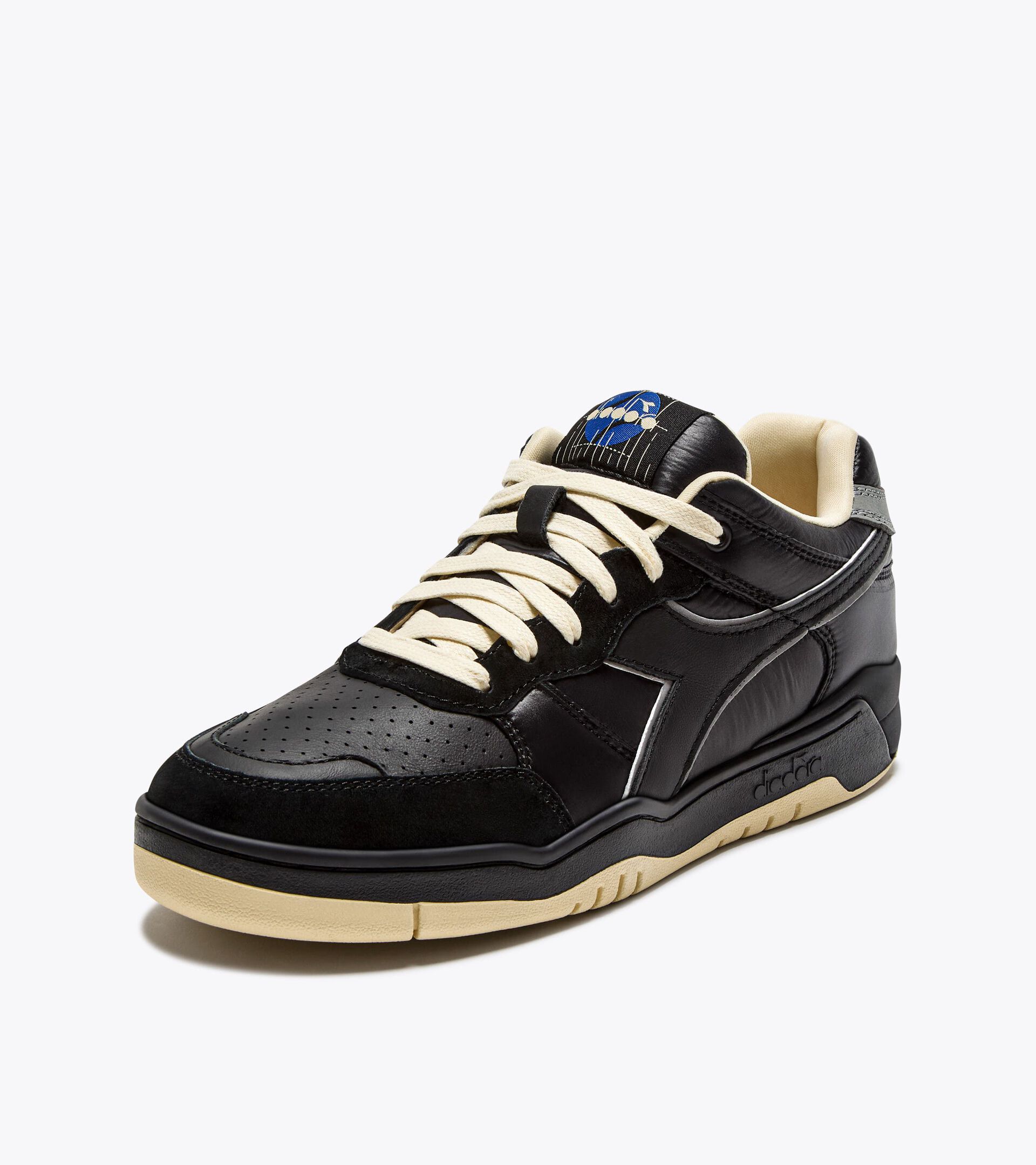 Heritage sneaker - All-gender
B.560 BOMBER BLACK - Diadora
