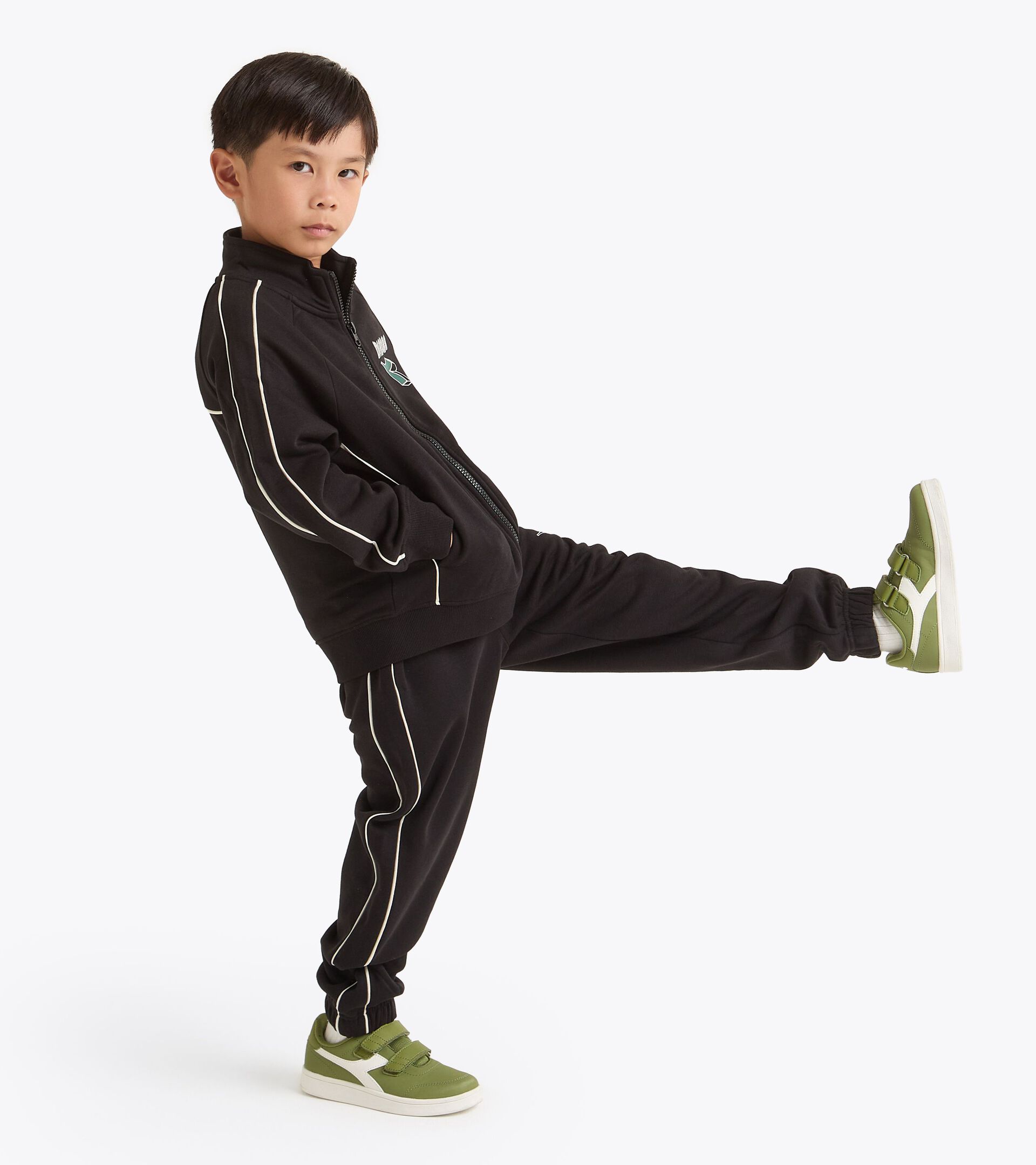 Tracksuit made with brushed fleece - Boy
 JB. TRACKSUIT FZ LOGO (BR) BLACK - Diadora