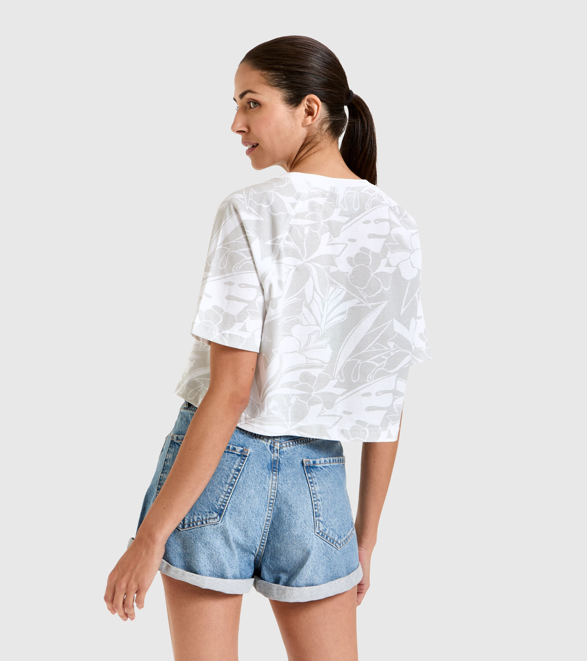 Organic cotton T-shirt - Women L. T-SHIRT SS CROP MANIFESTO OPTICAL WHITE - Diadora